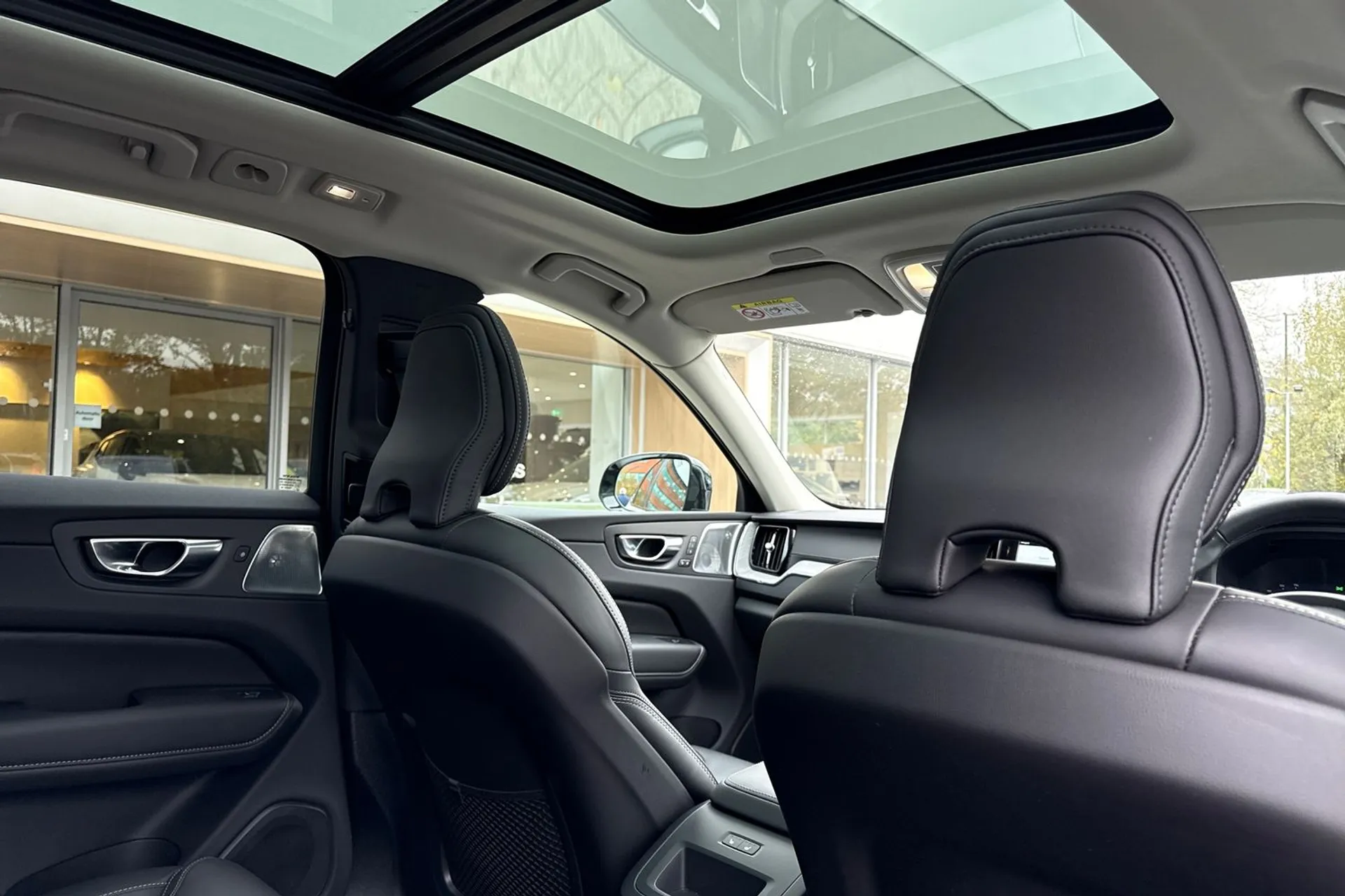 Volvo XC60 thumbnail image number 24