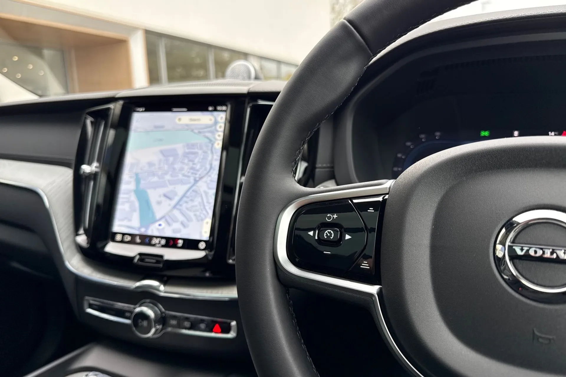 Volvo XC60 thumbnail image number 36