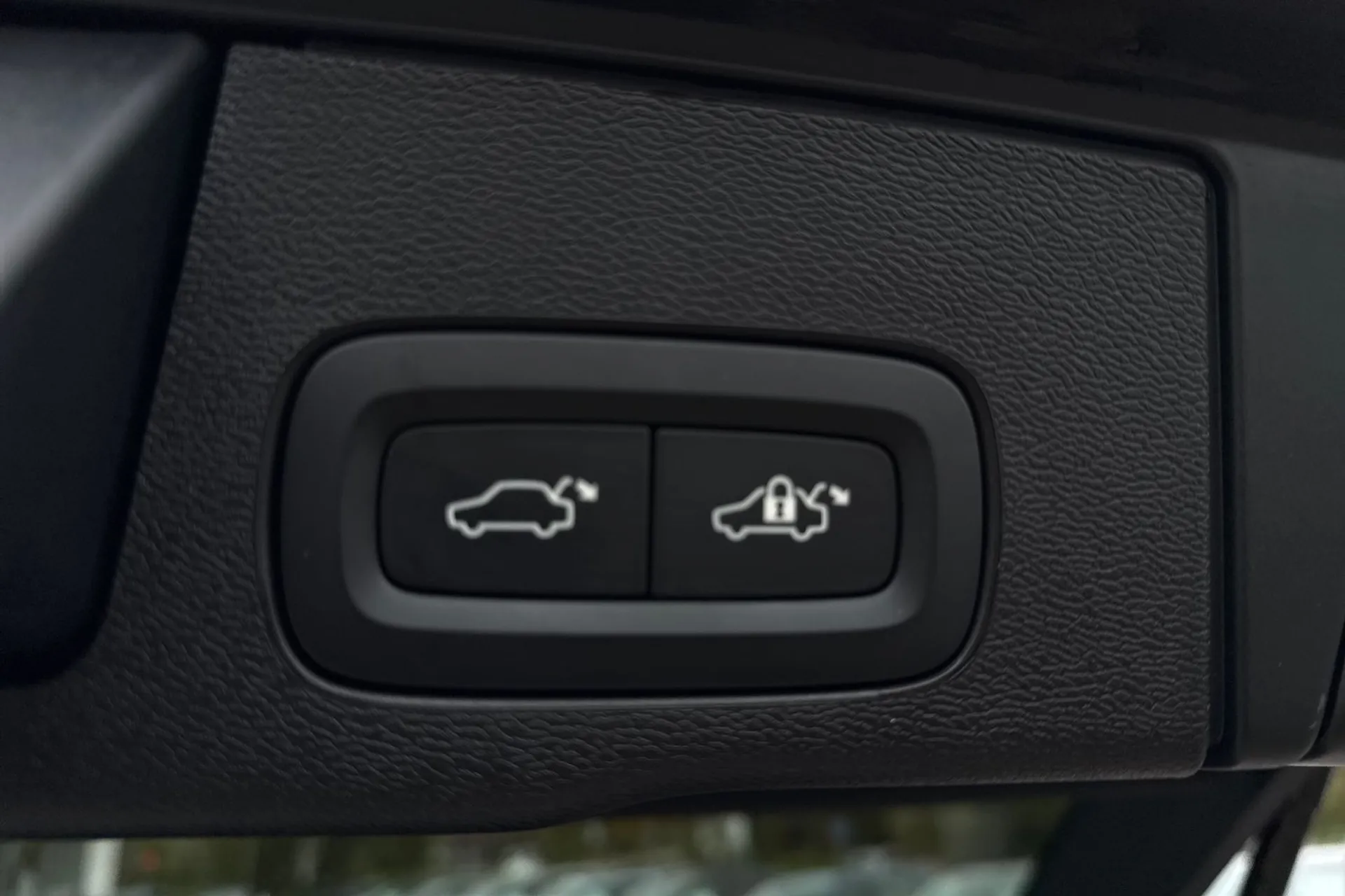 Volvo XC60 thumbnail image number 21