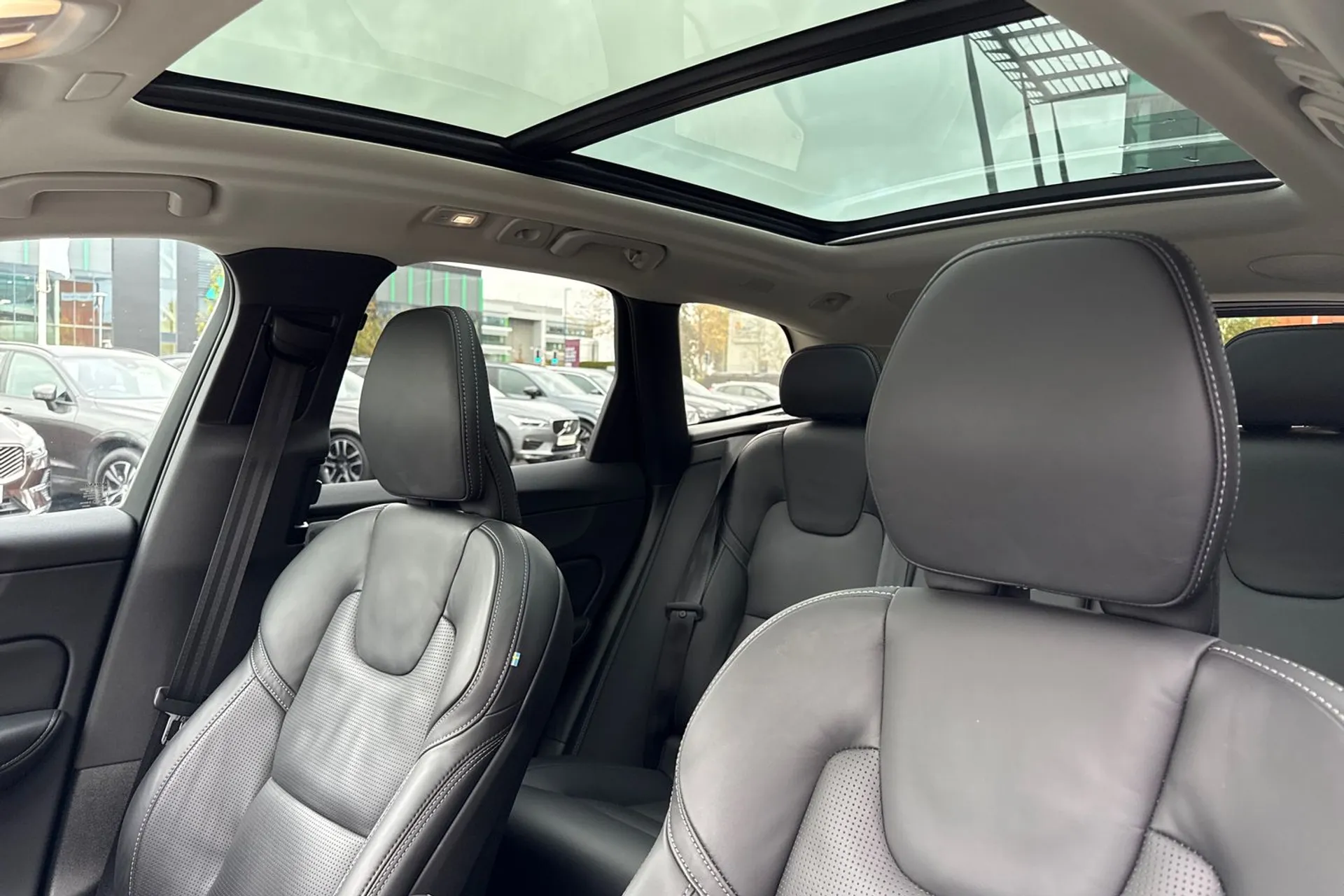 Volvo XC60 thumbnail image number 29