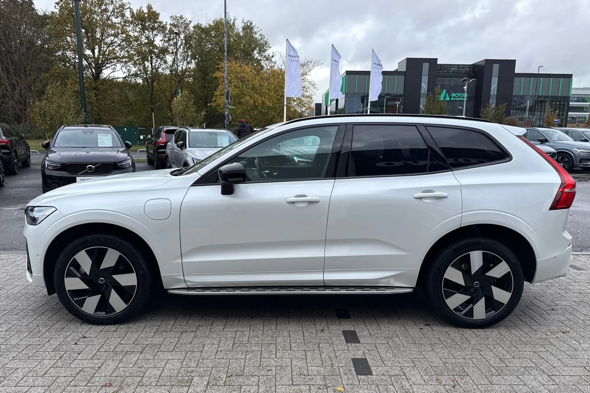 Volvo XC60 thumbnail image number 11