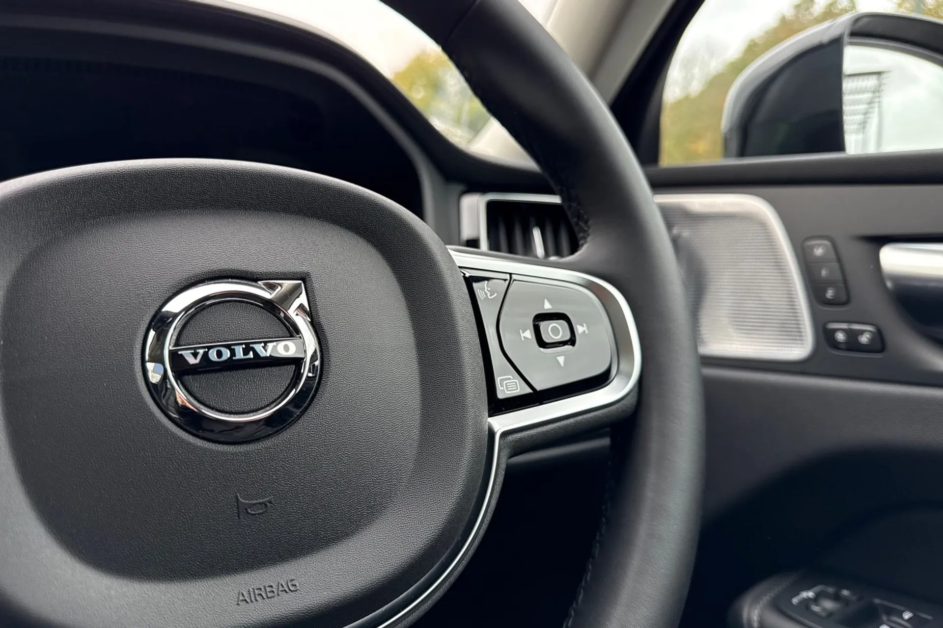 Volvo XC60 thumbnail image number 37