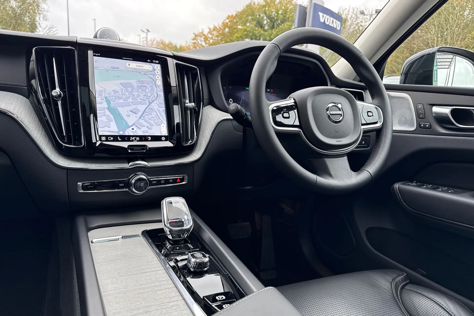 Volvo XC60 thumbnail image number 35