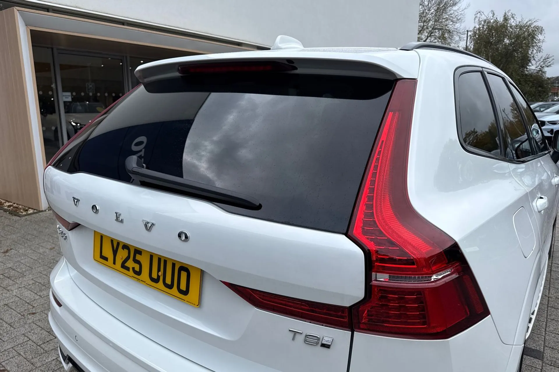 Volvo XC60 thumbnail image number 16