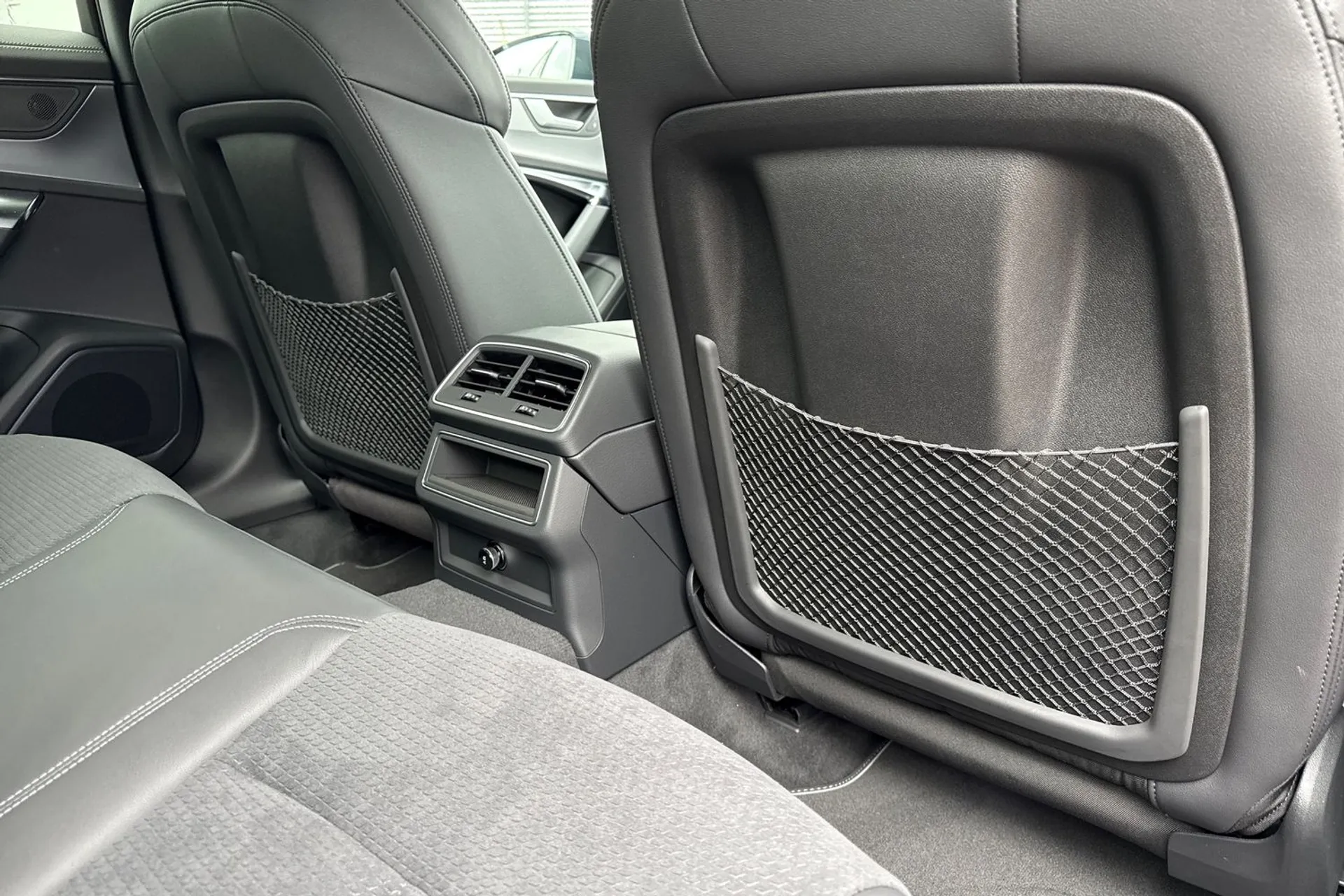 Audi A6 thumbnail image number 35