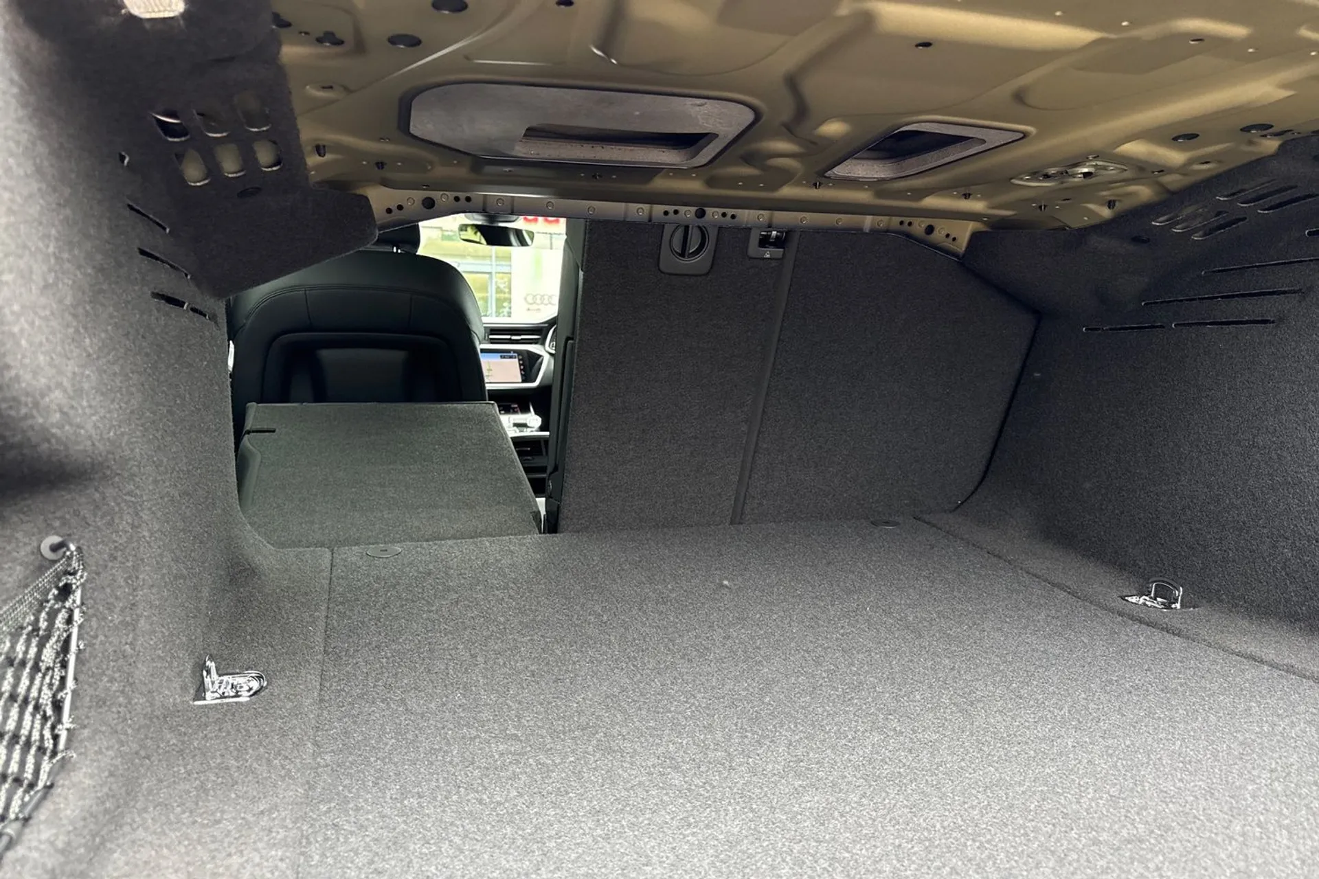 Audi A6 thumbnail image number 48