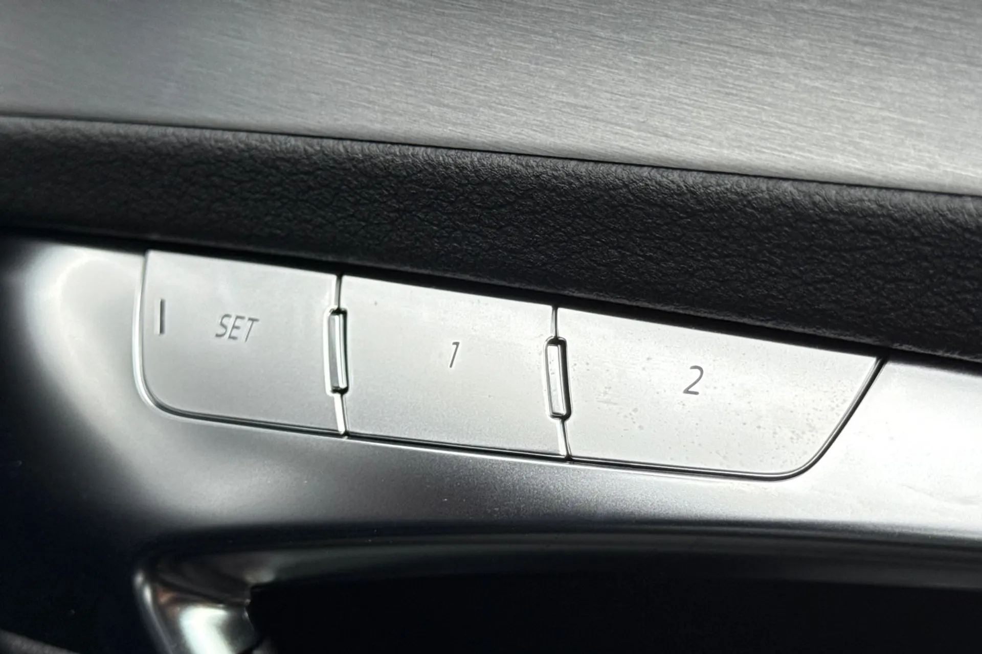 Audi A6 thumbnail image number 21