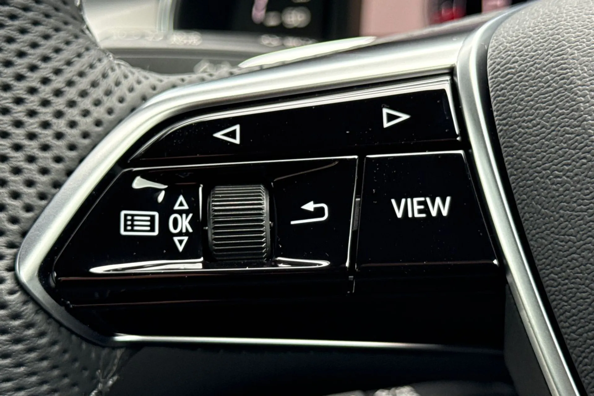 Audi A6 thumbnail image number 16