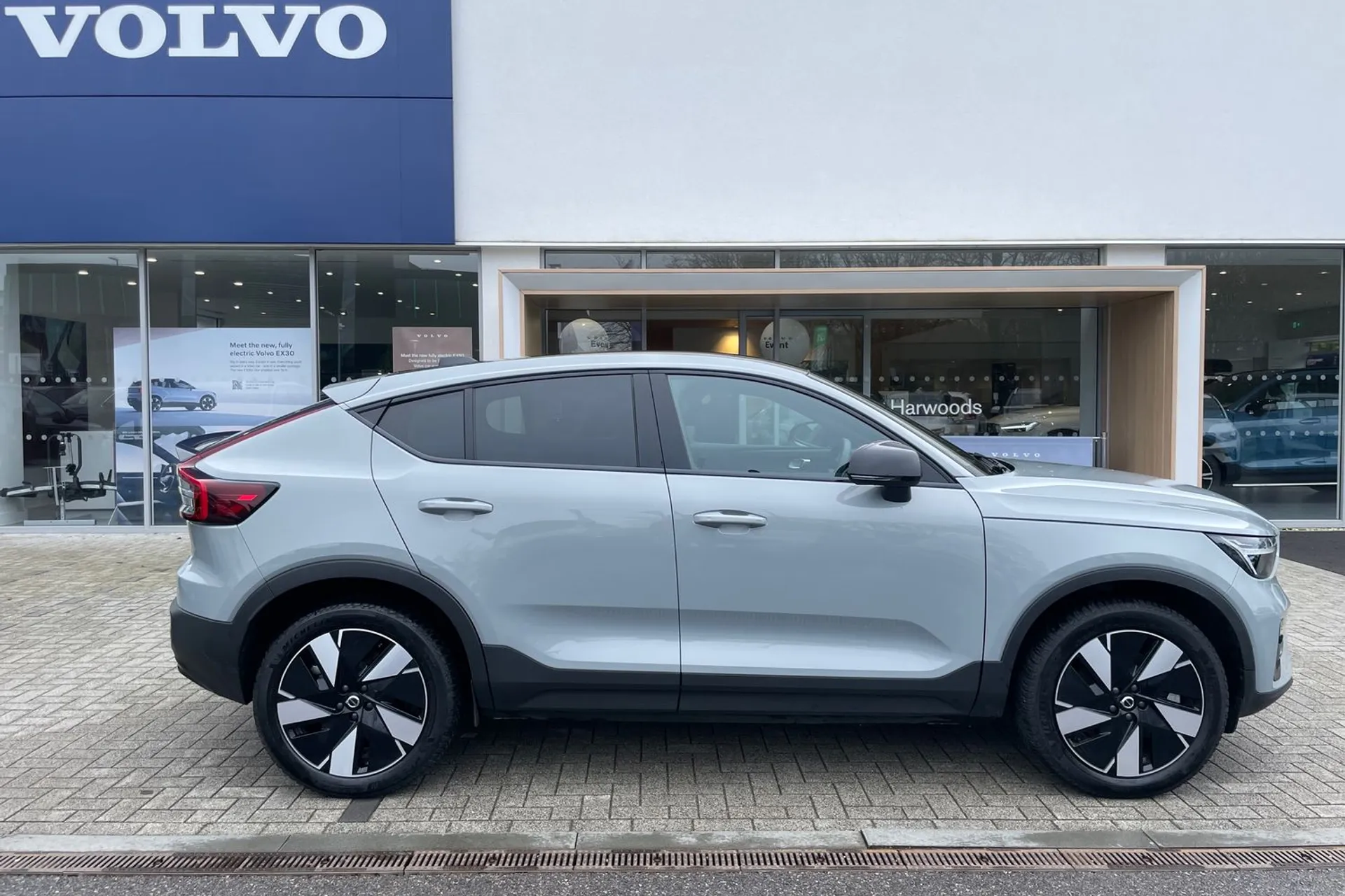 Volvo C40 thumbnail image number 2