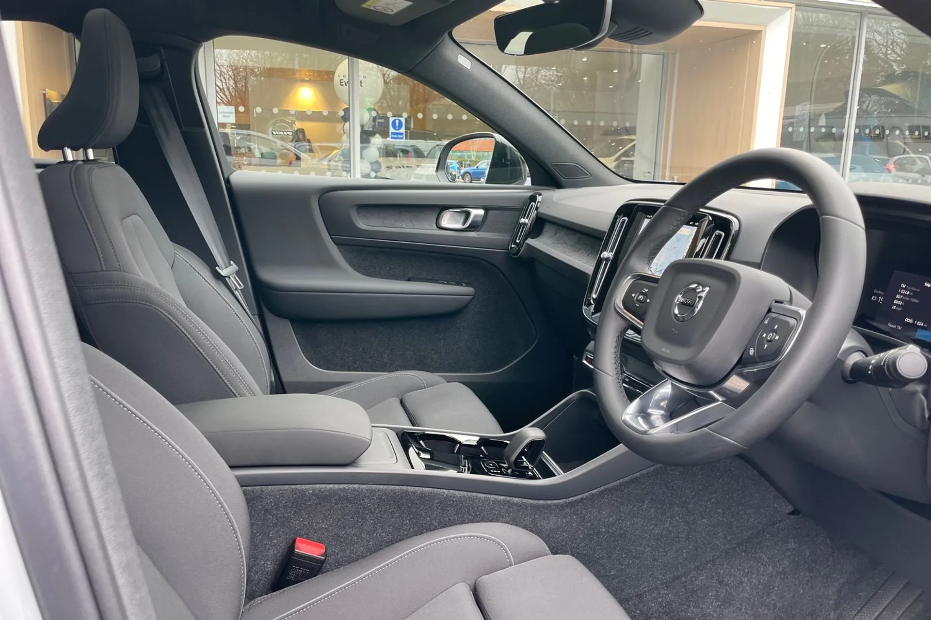 Volvo C40 thumbnail image number 24