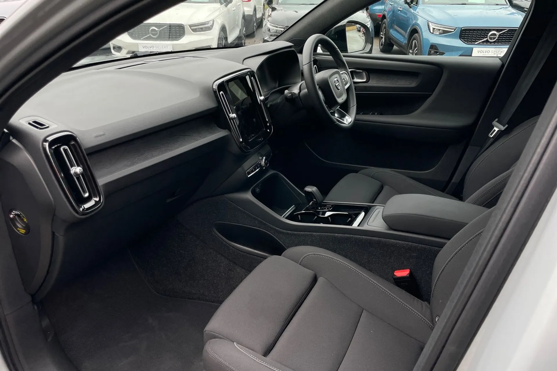Volvo C40 thumbnail image number 25