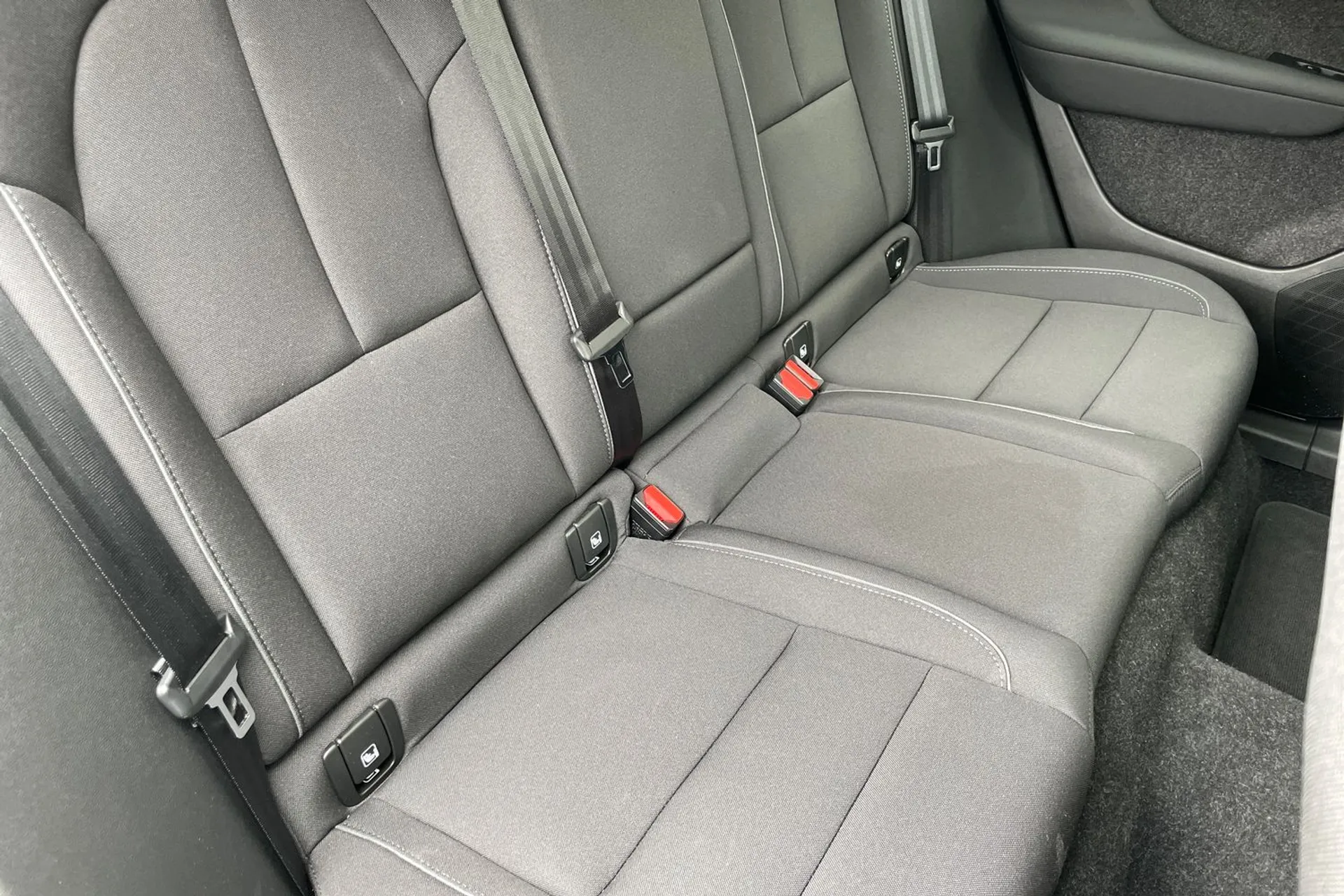Volvo C40 thumbnail image number 23