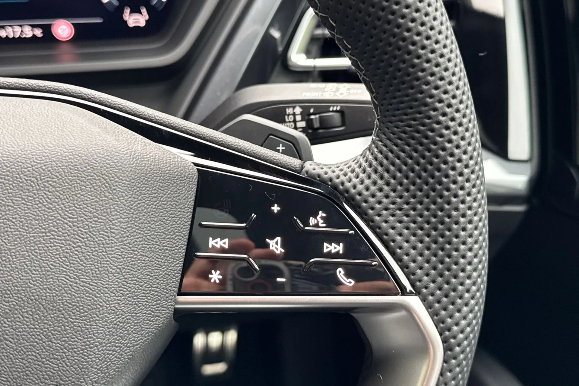 Audi Q4 thumbnail image number 60