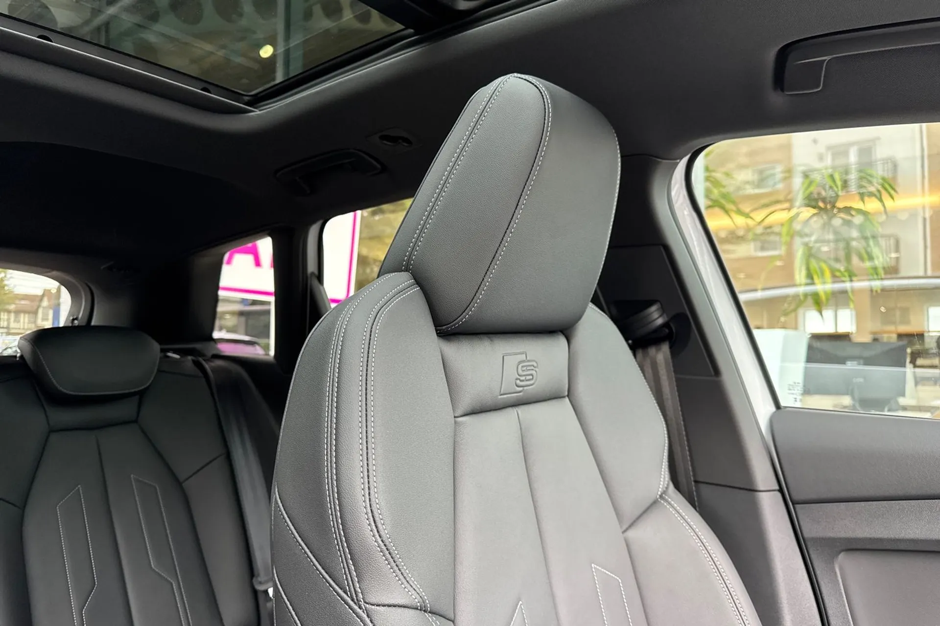 Audi Q4 thumbnail image number 48