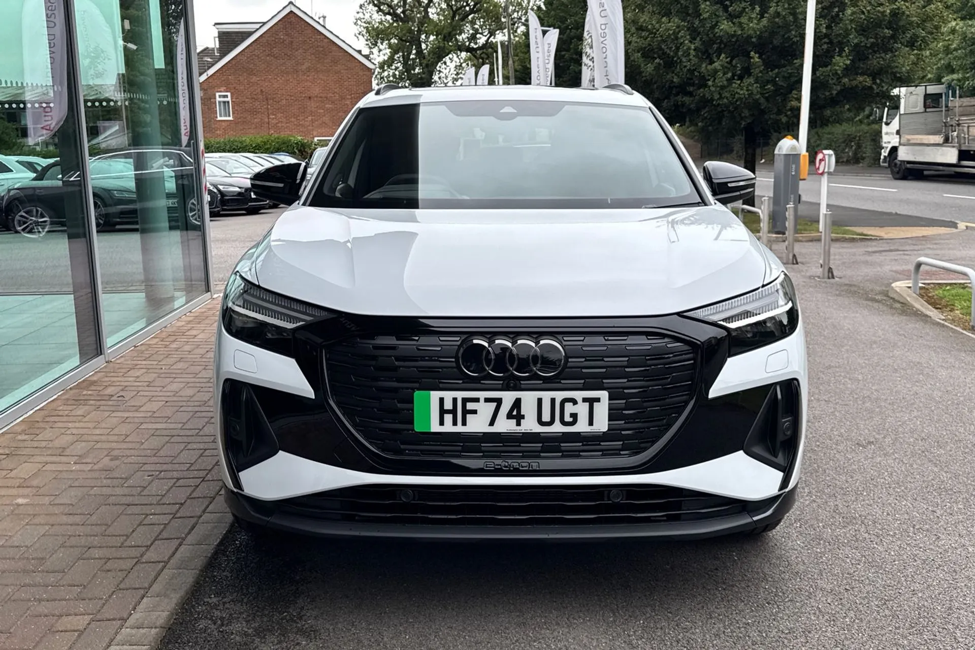 Audi Q4 thumbnail image number 10