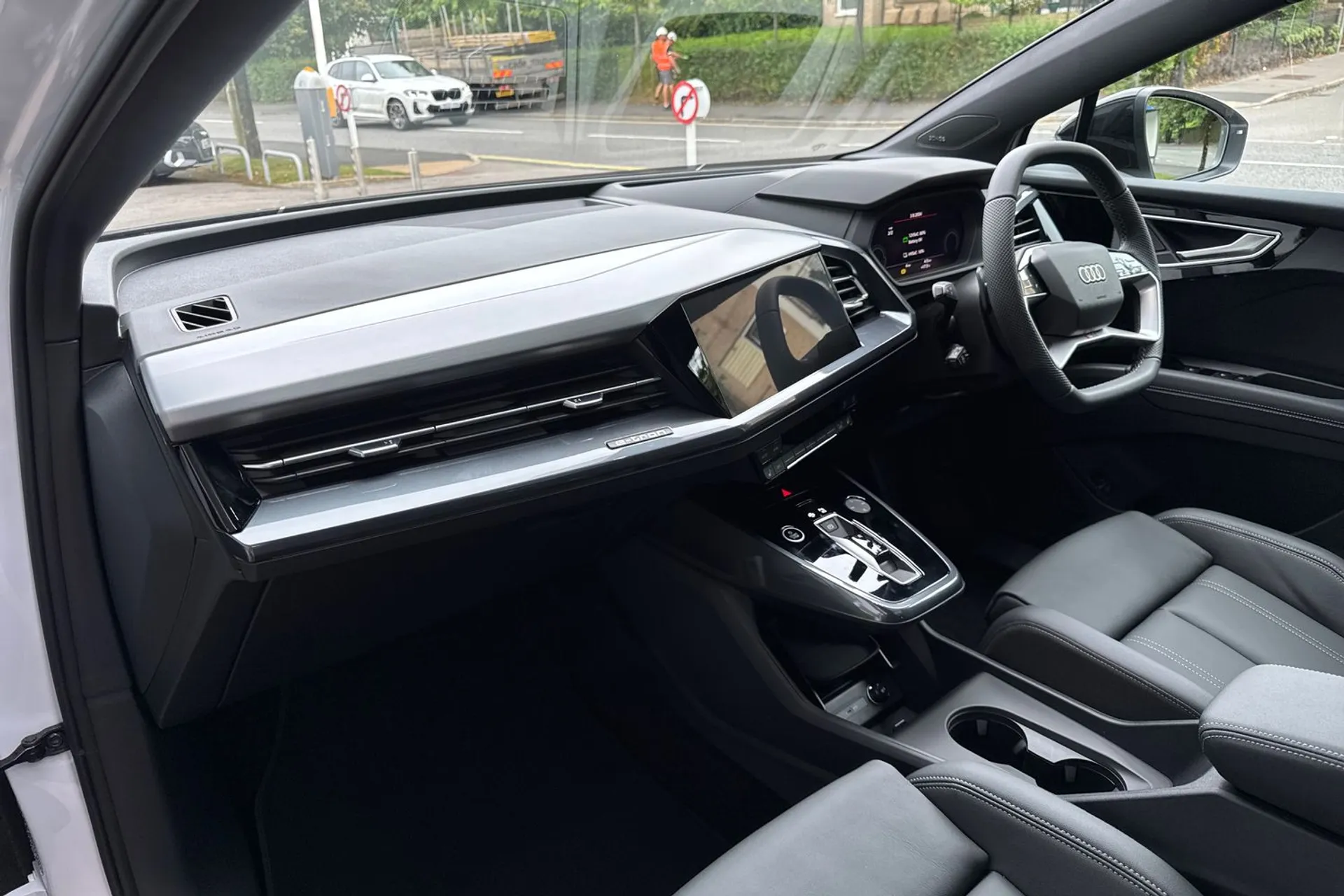 Audi Q4 thumbnail image number 26