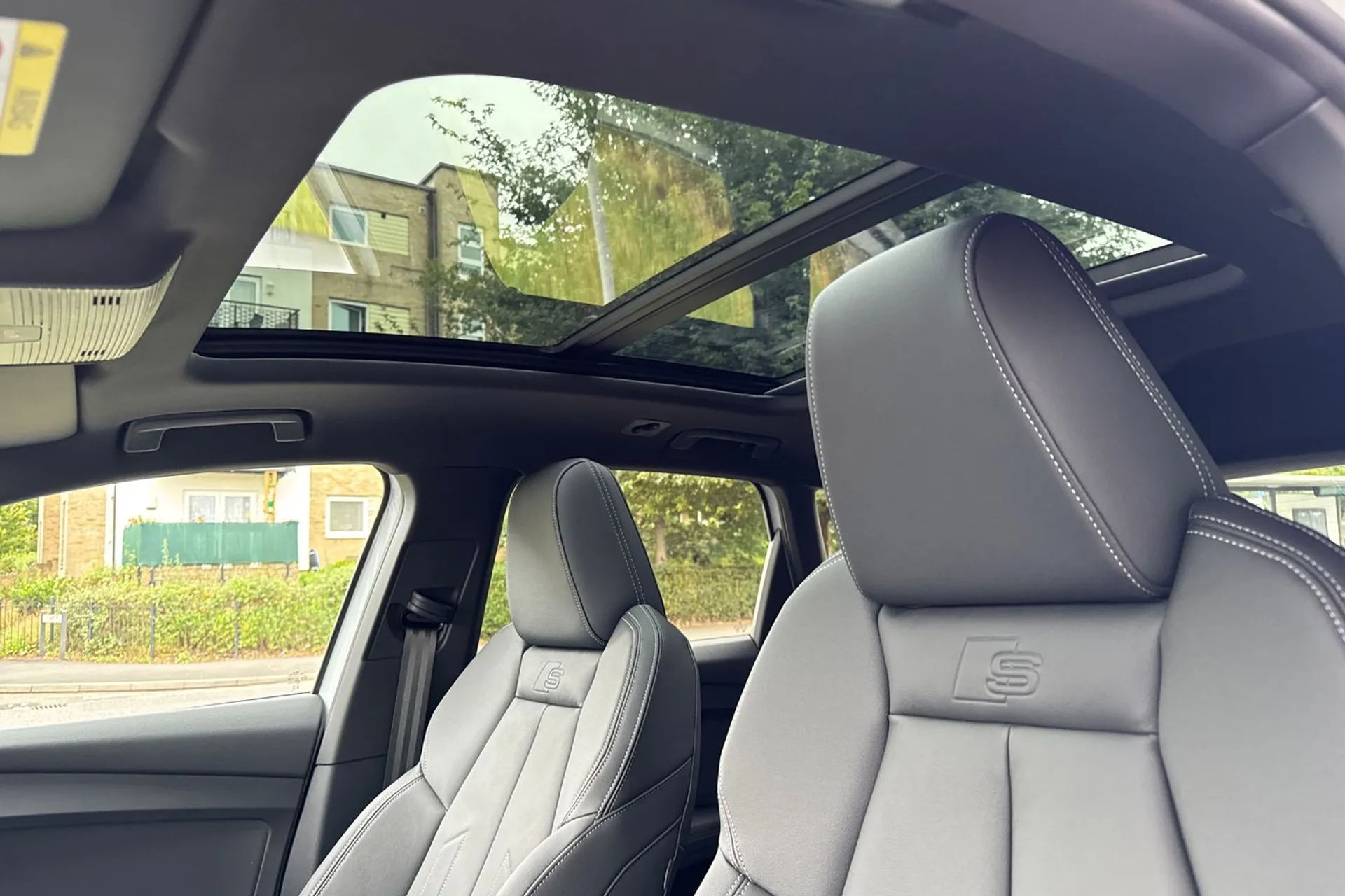 Audi Q4 thumbnail image number 28