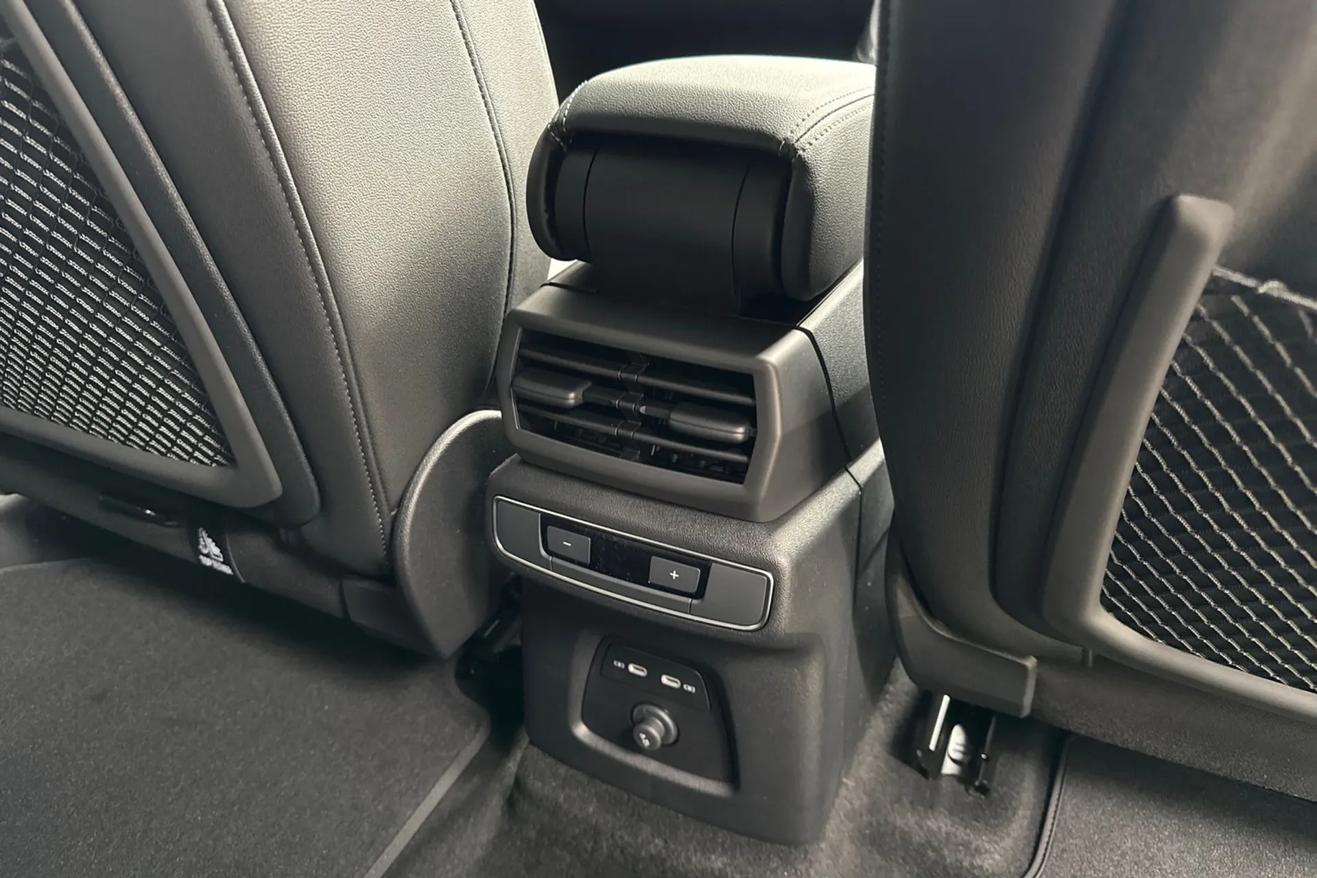 Audi Q4 thumbnail image number 47