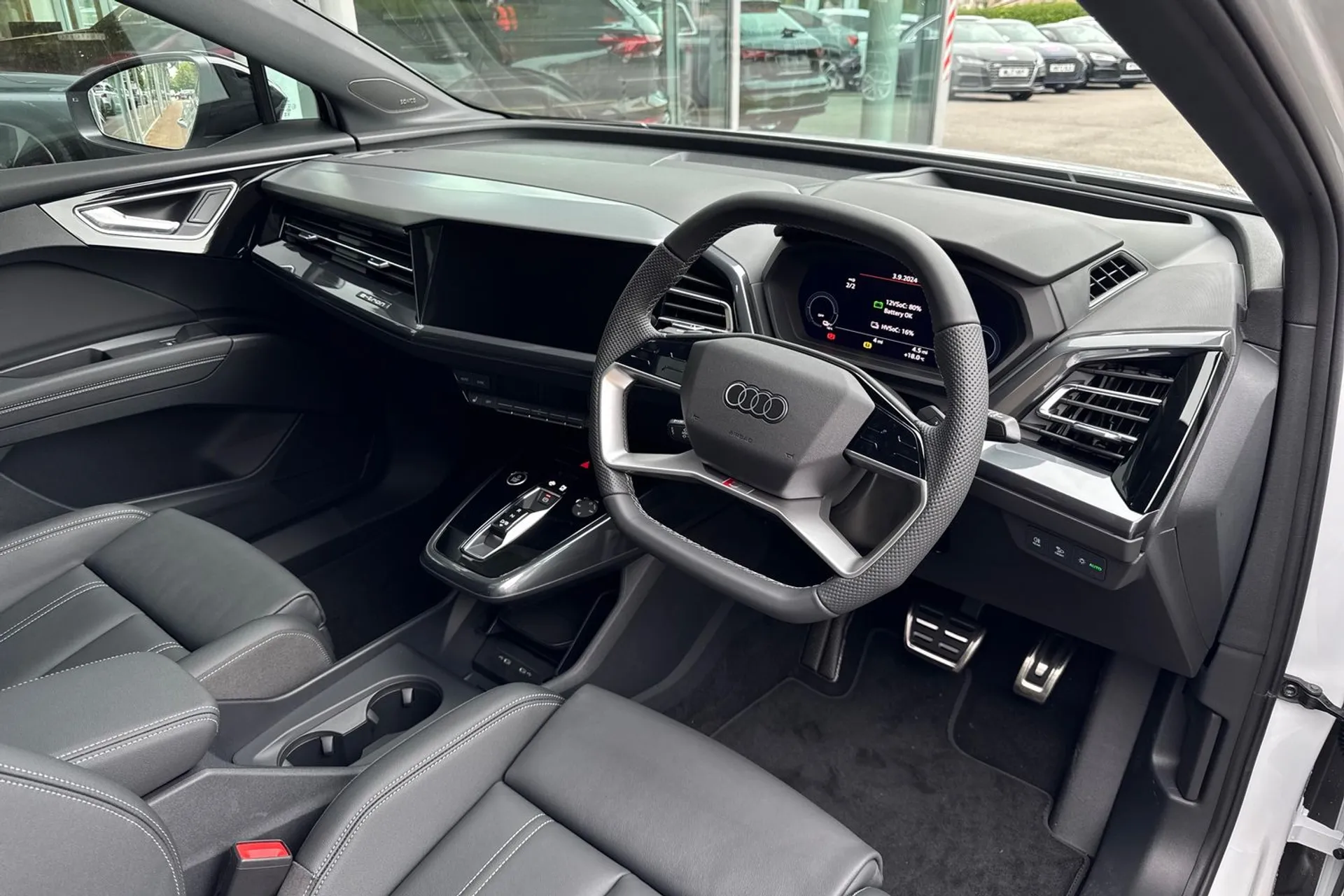 Audi Q4 thumbnail image number 25