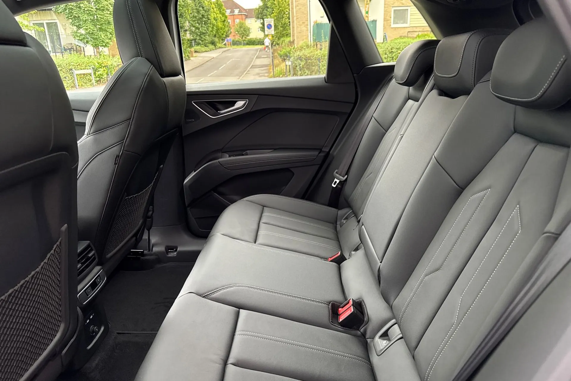 Audi Q4 thumbnail image number 29