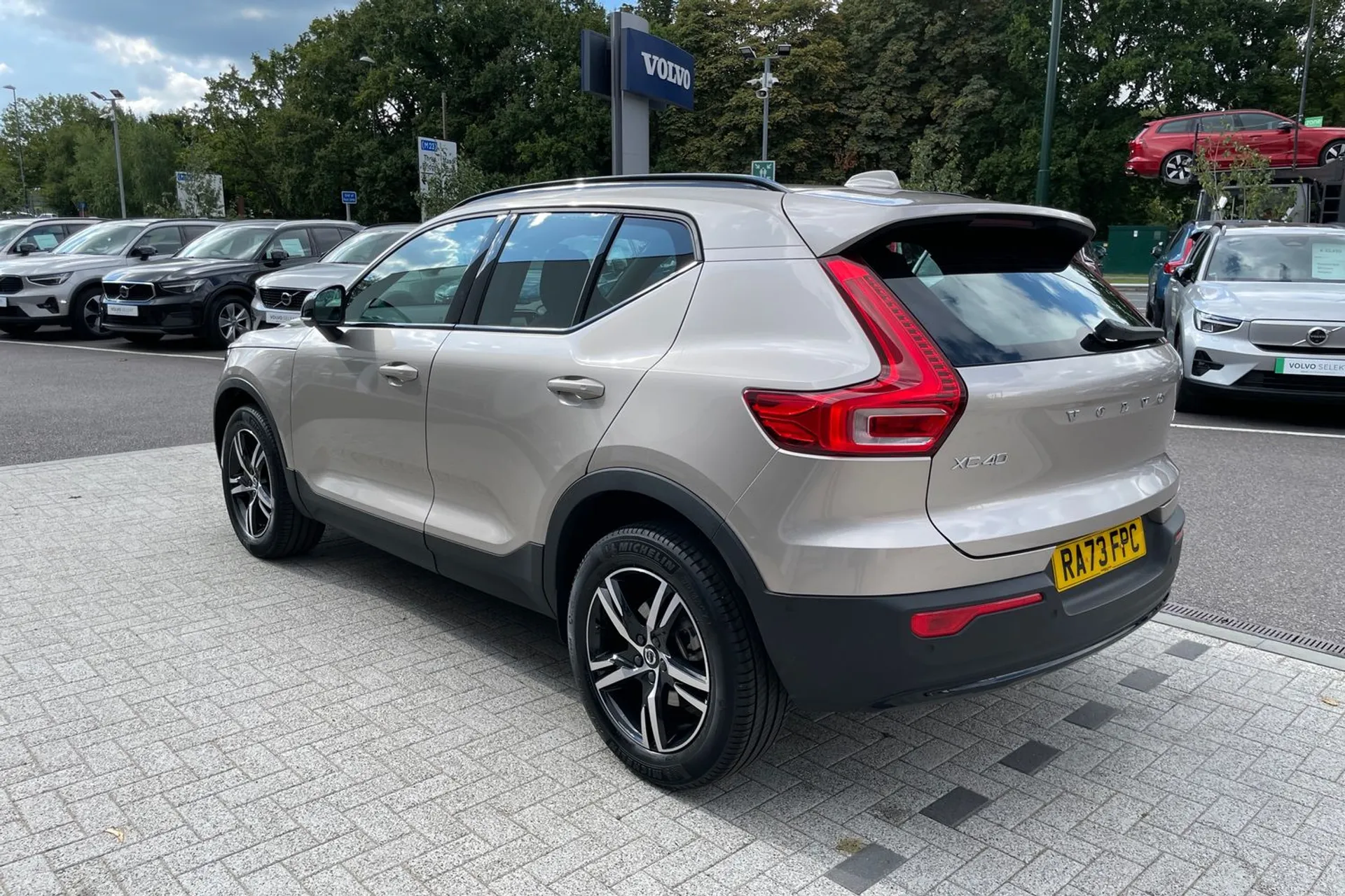 Volvo XC40 thumbnail image number 9