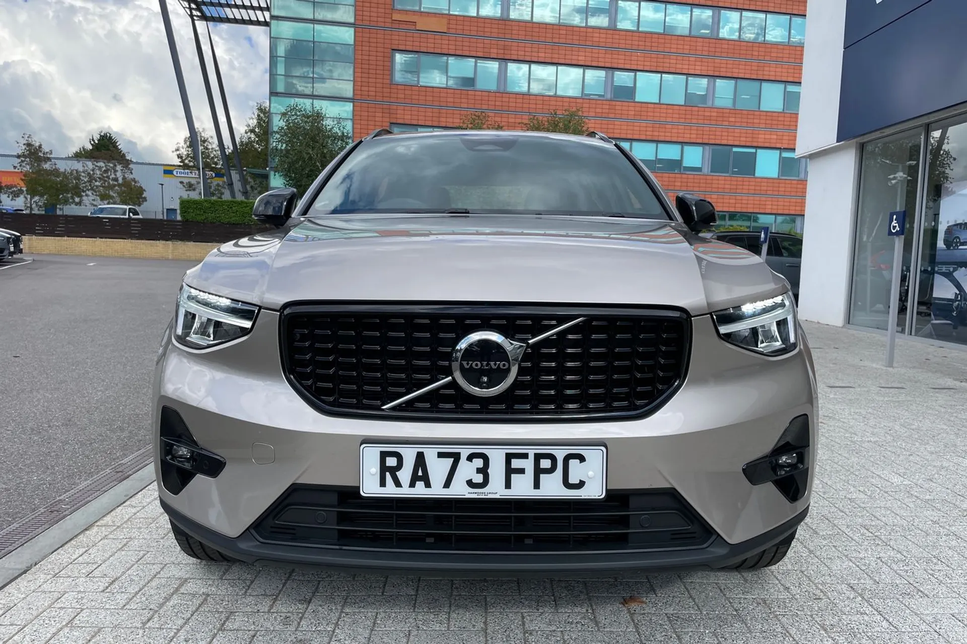 Volvo XC40 thumbnail image number 12