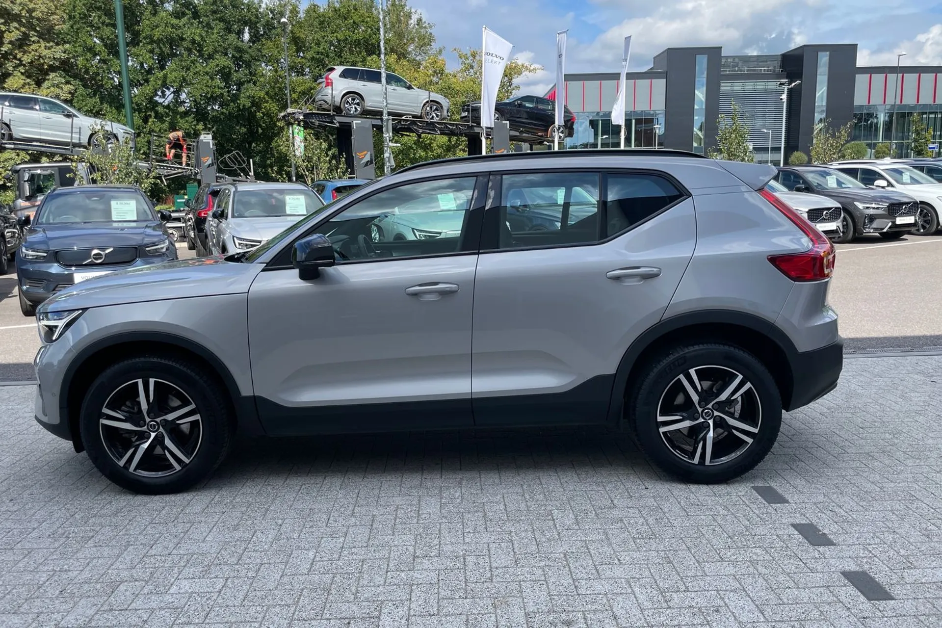 Volvo XC40 thumbnail image number 10