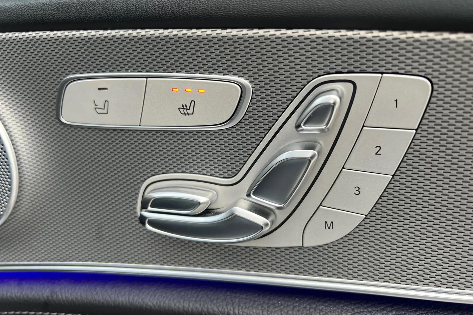 MERCEDES-BENZ E CLASS thumbnail image number 21