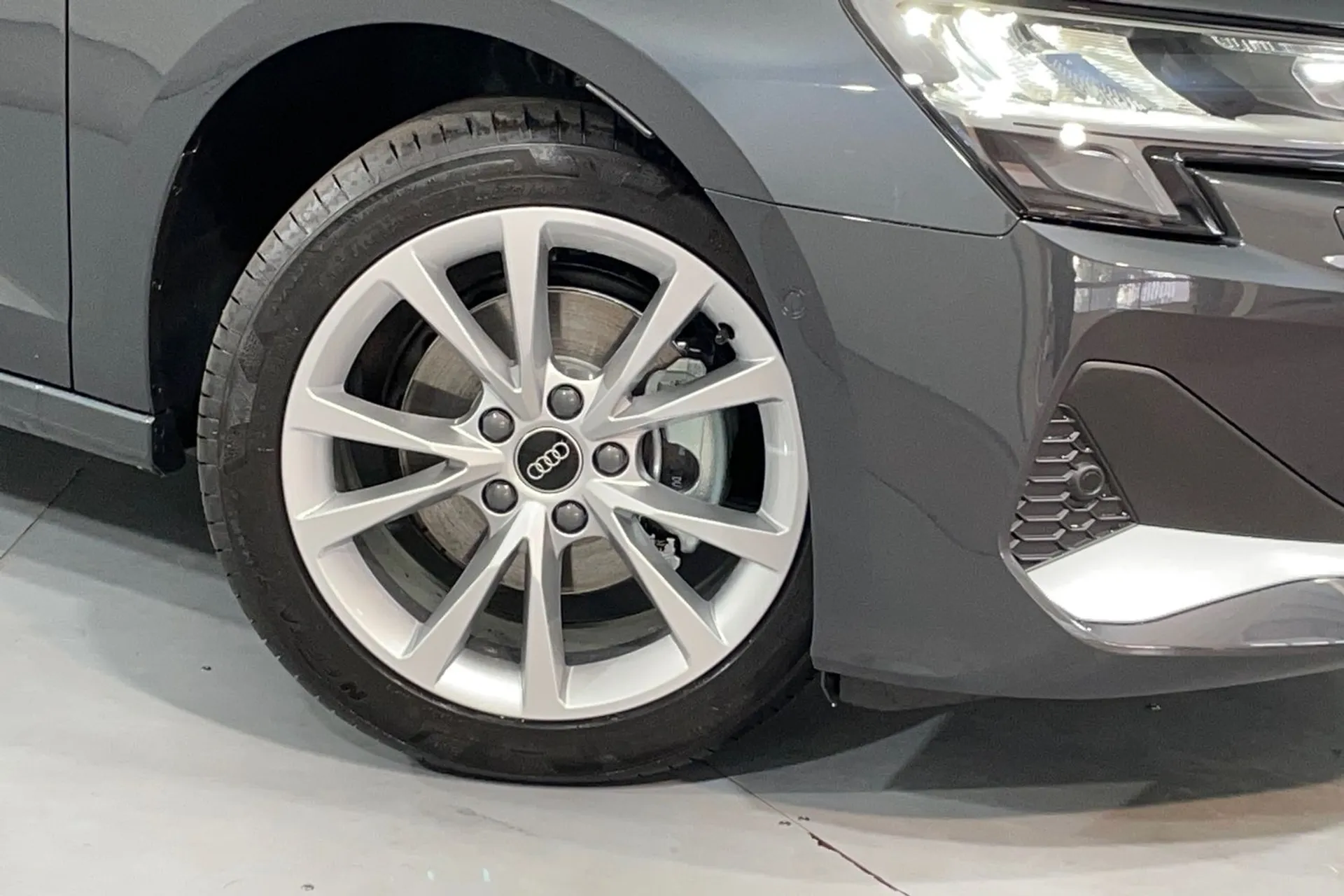 Audi A3 thumbnail image number 9