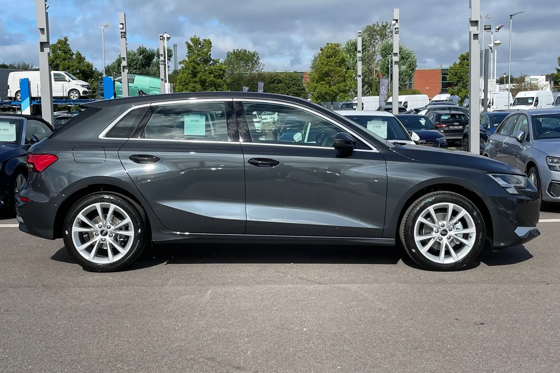 Audi A3 thumbnail image number 2