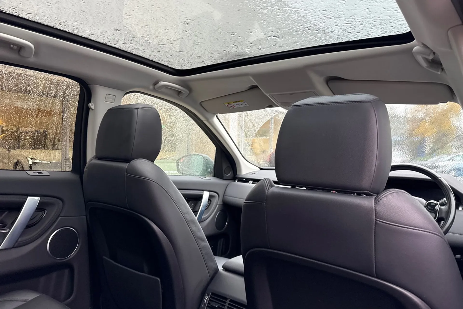 LAND ROVER DISCOVERY SPORT thumbnail image number 24