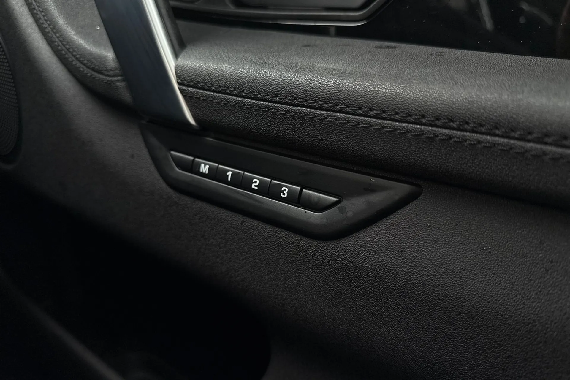 LAND ROVER DISCOVERY SPORT thumbnail image number 42