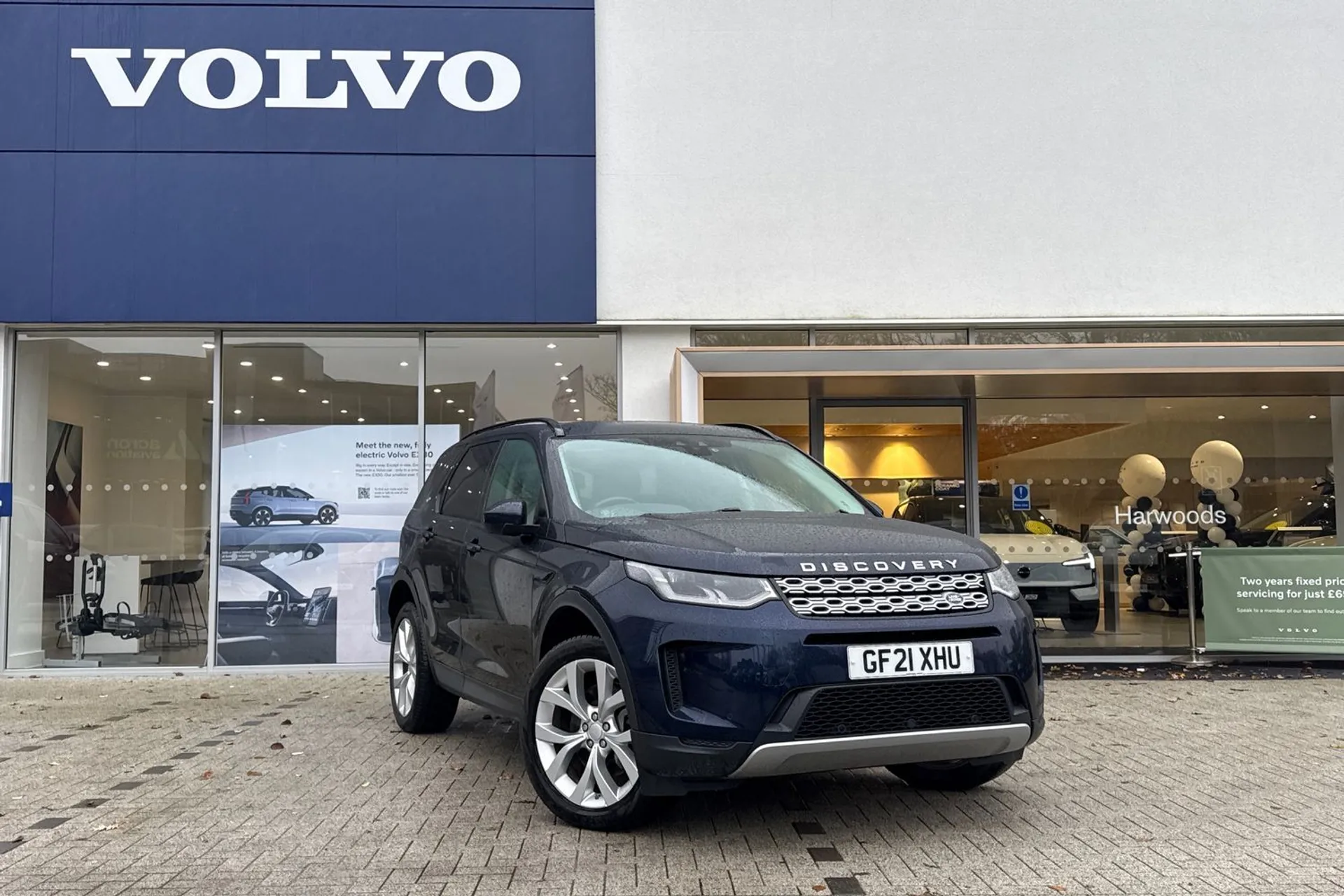 LAND ROVER DISCOVERY SPORT focused image