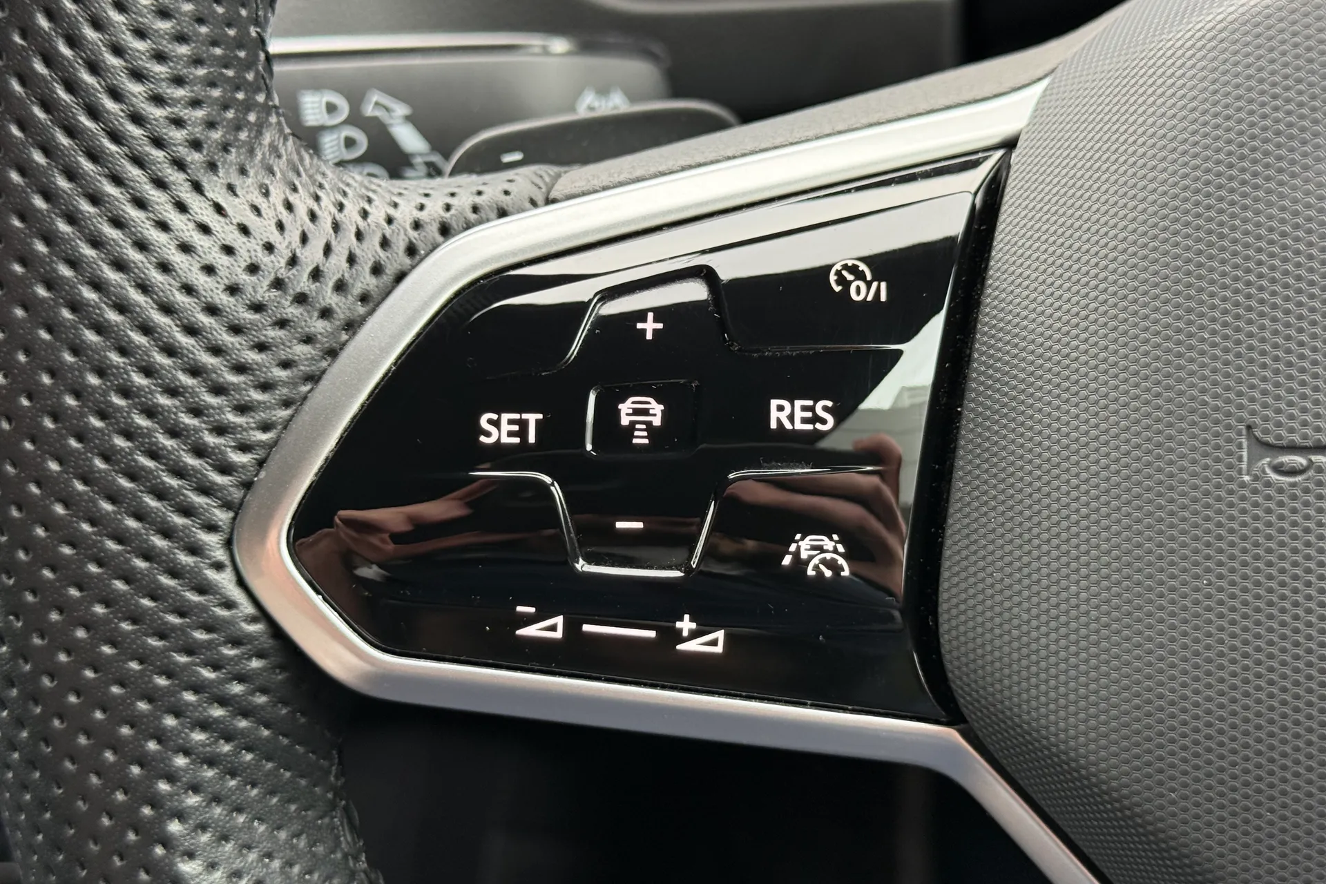 VOLKSWAGEN TIGUAN thumbnail image number 20