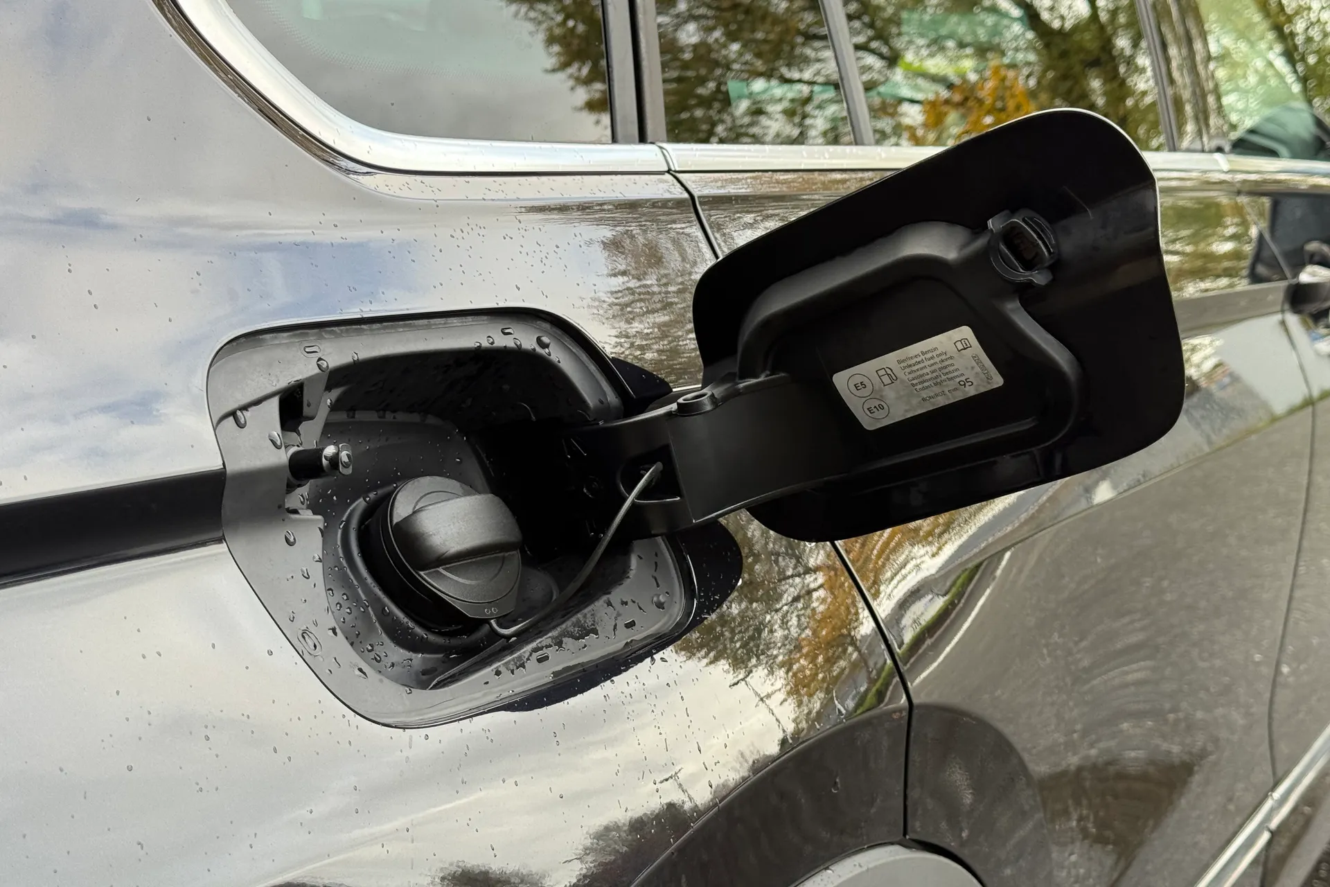 VOLKSWAGEN TIGUAN thumbnail image number 31