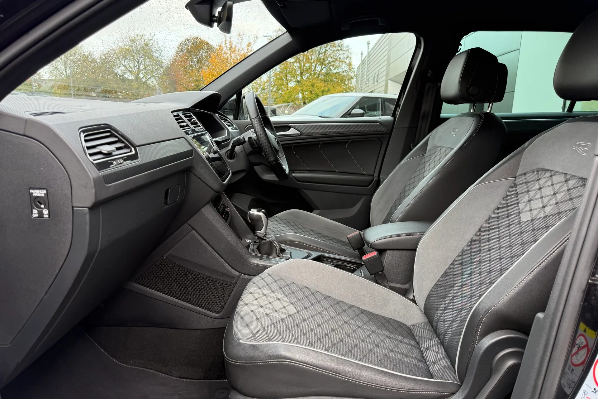 VOLKSWAGEN TIGUAN thumbnail image number 10