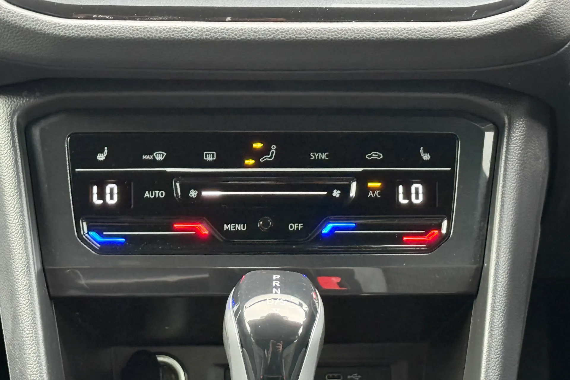 VOLKSWAGEN TIGUAN thumbnail image number 16