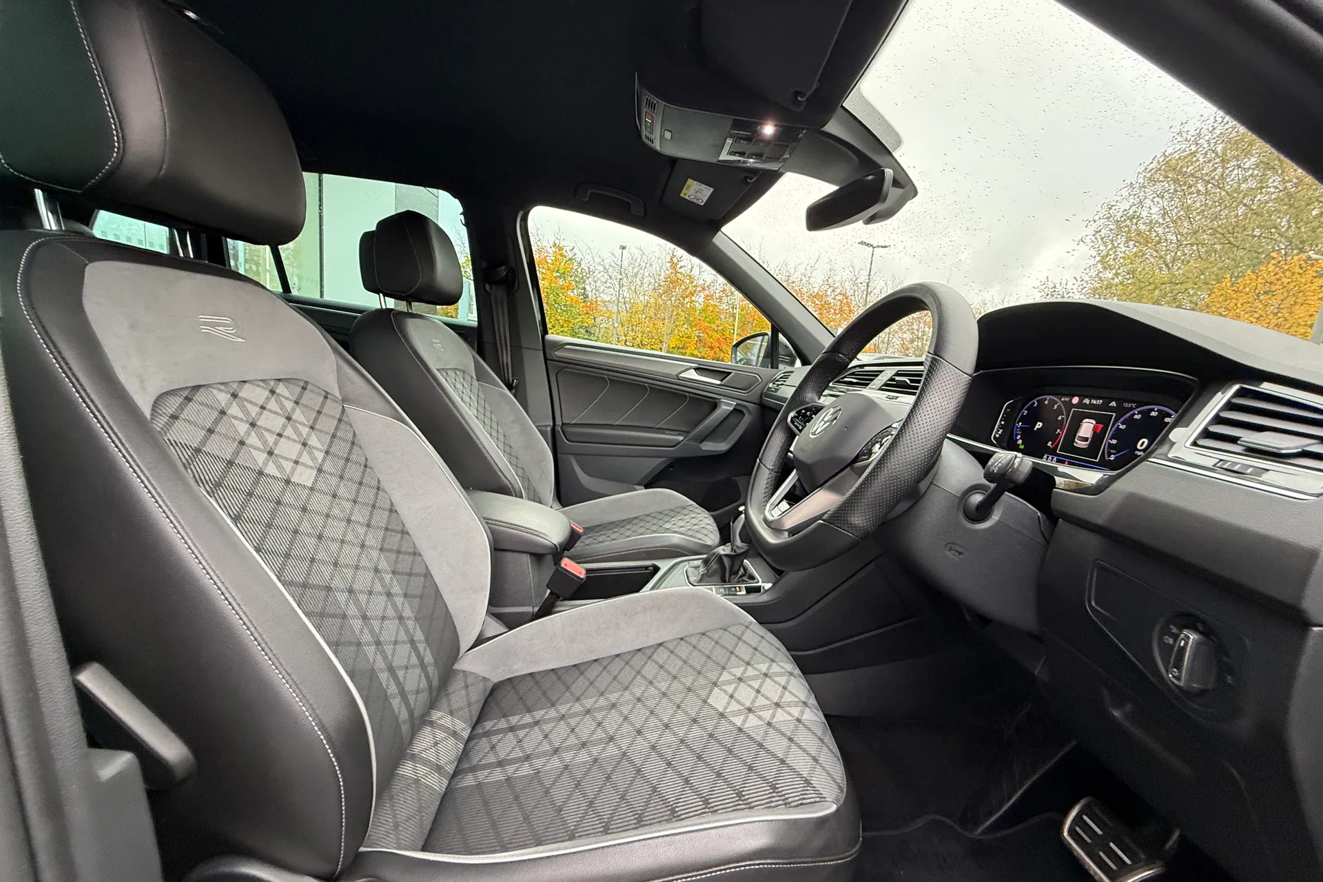 VOLKSWAGEN TIGUAN thumbnail image number 9