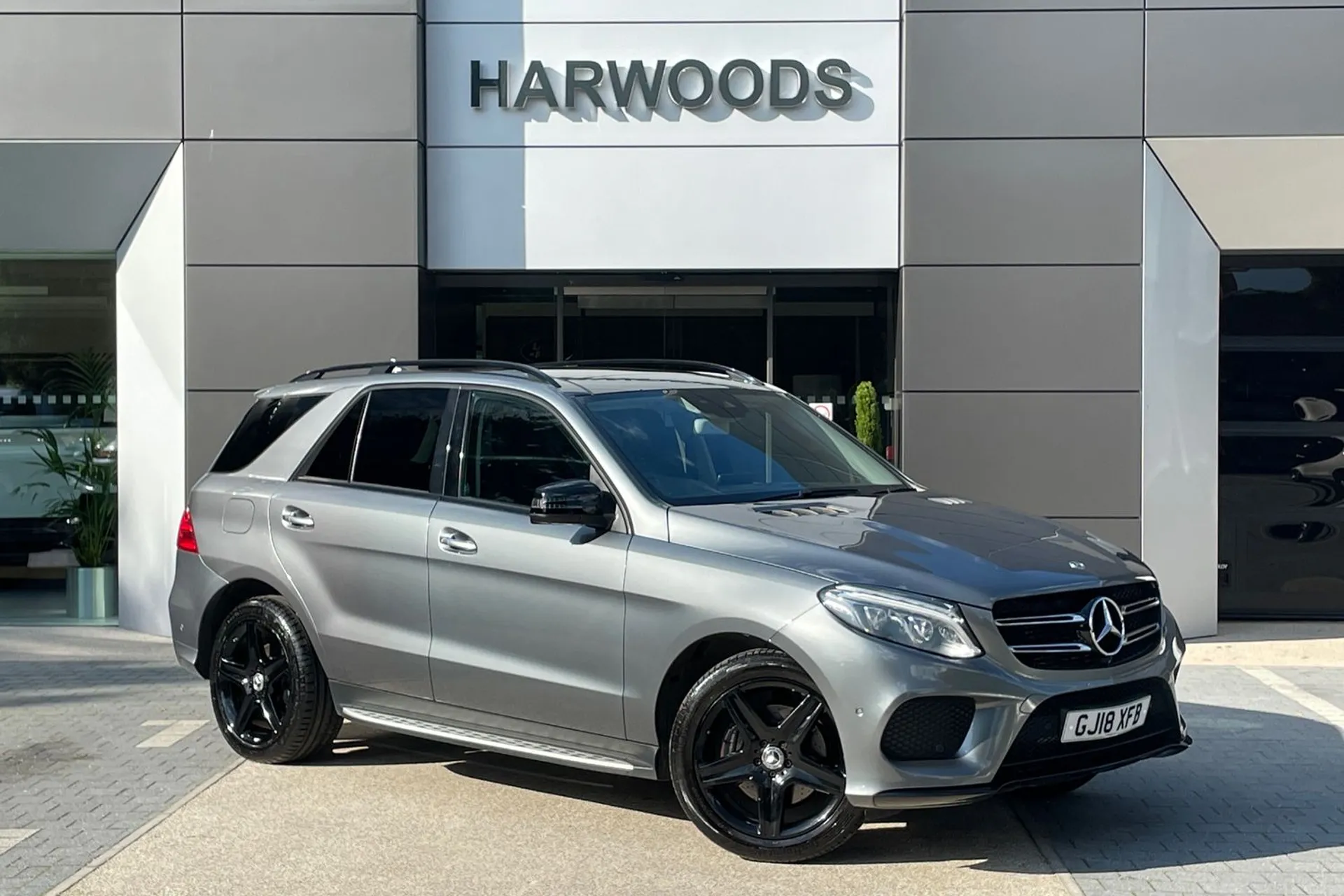 MERCEDES-BENZ GLE focused image