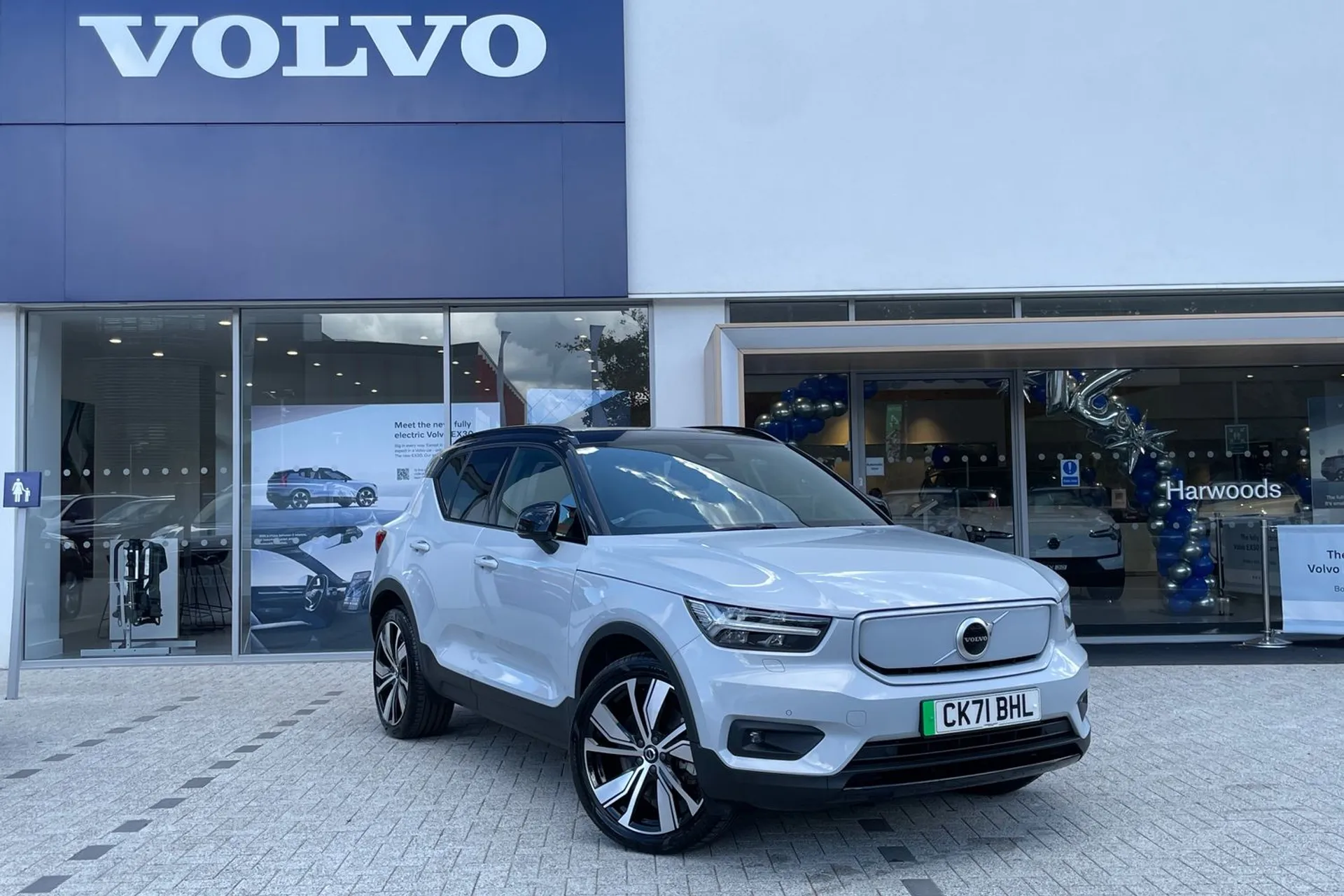 Volvo XC40 focused image