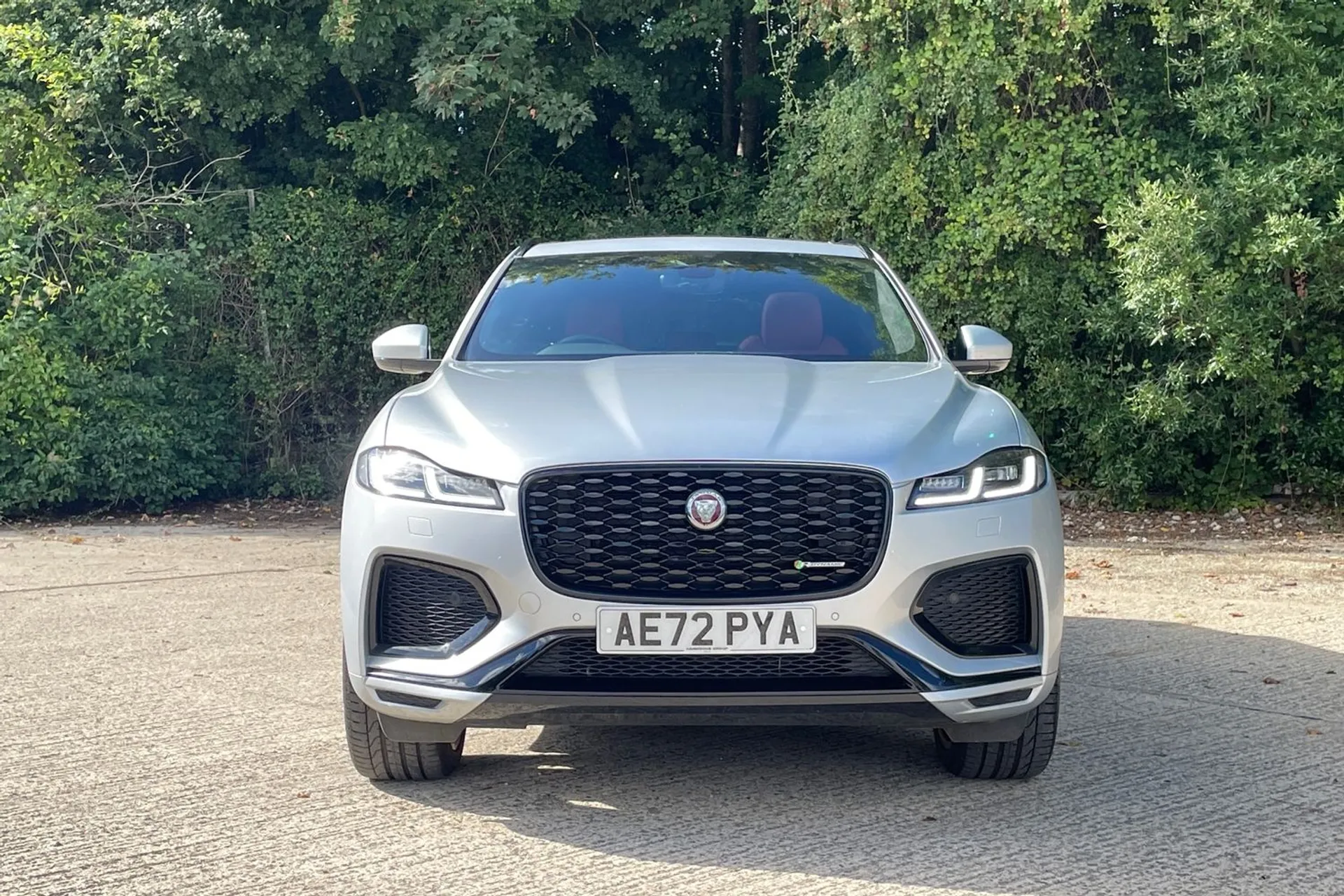 Jaguar F-PACE thumbnail image number 12