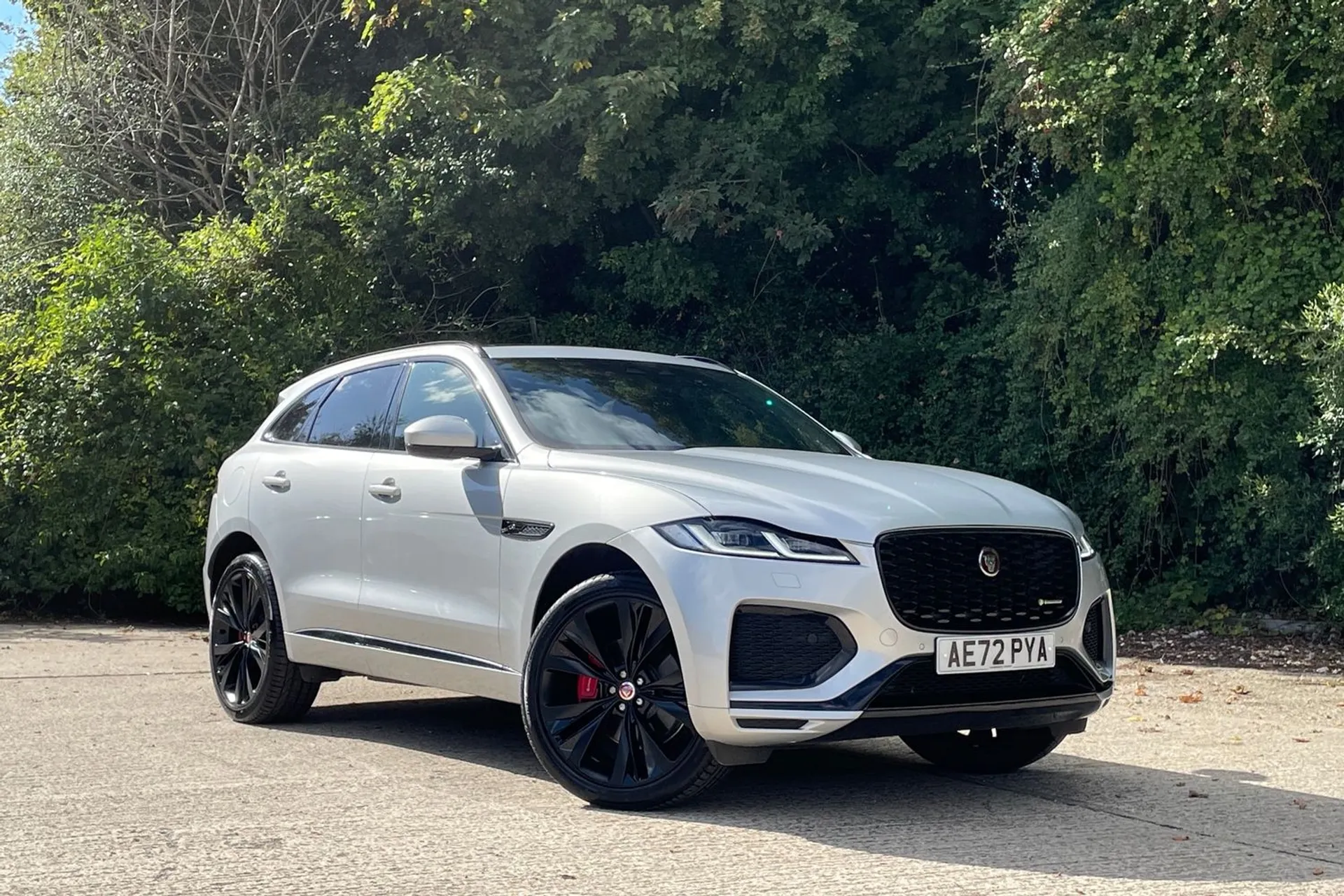 Jaguar F-PACE focused image