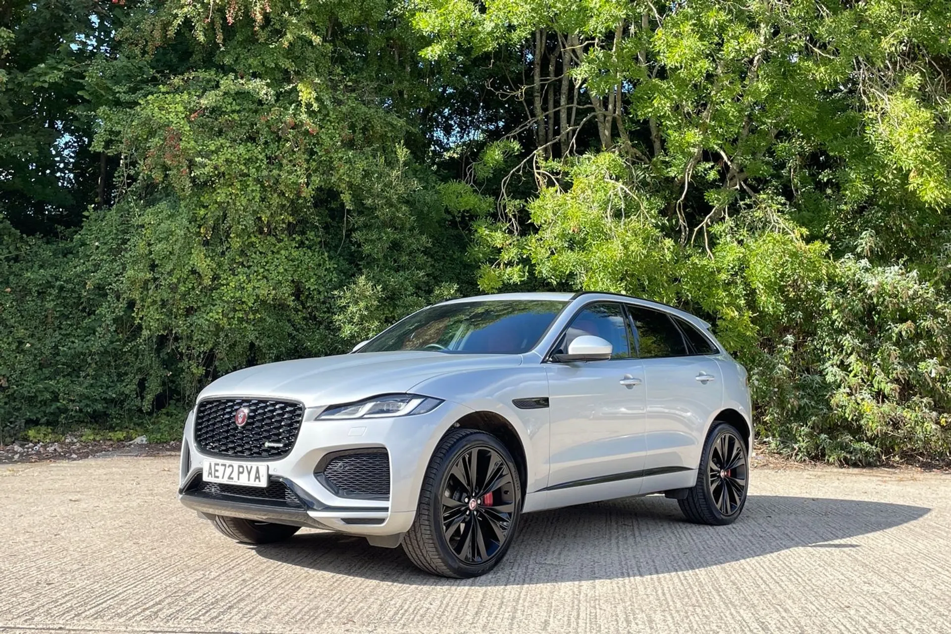 Jaguar F-PACE thumbnail image number 11