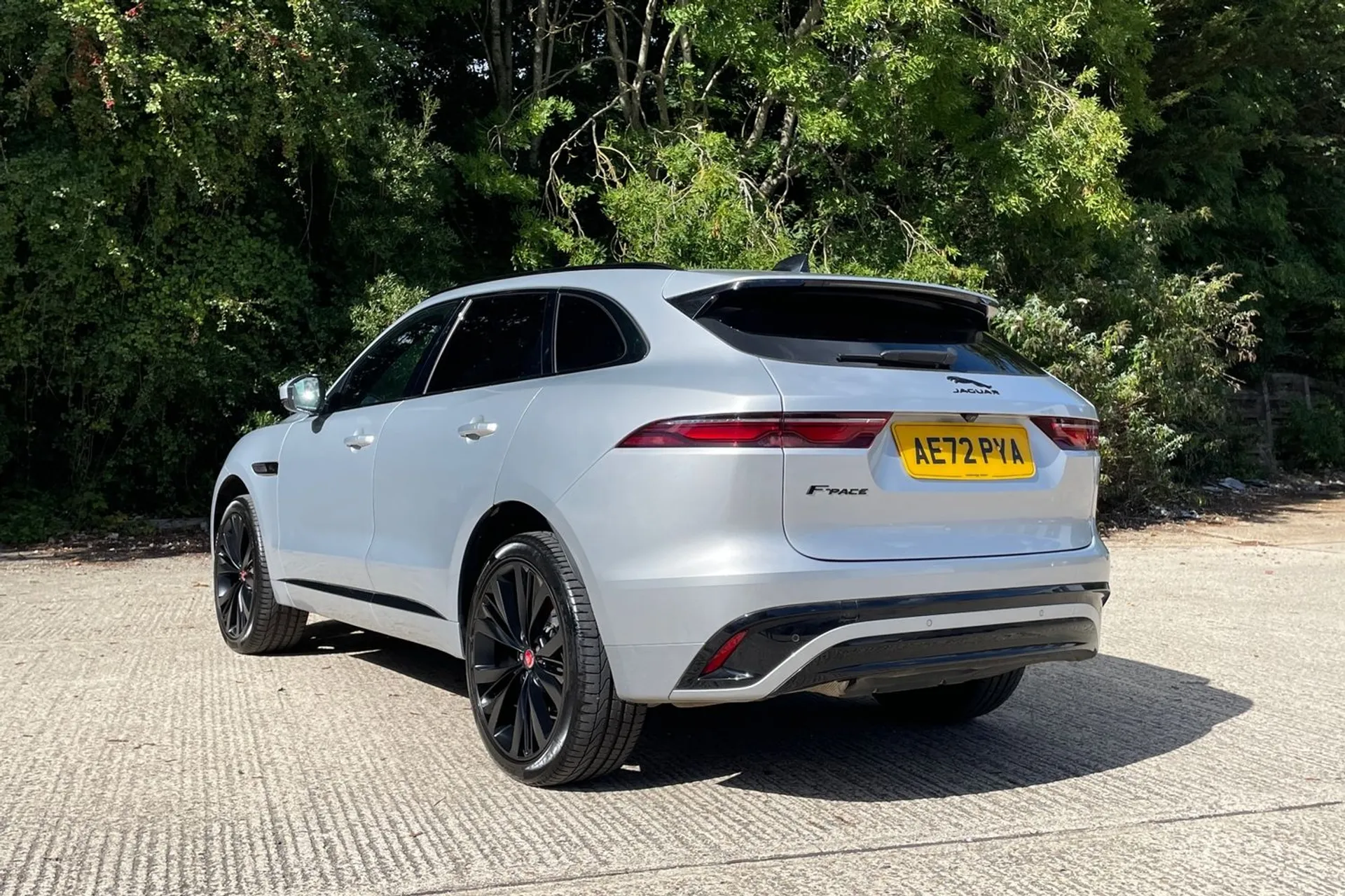 Jaguar F-PACE thumbnail image number 9