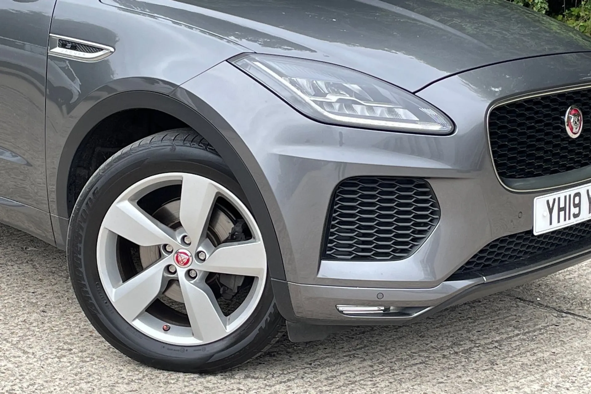 Jaguar E-PACE thumbnail image number 6