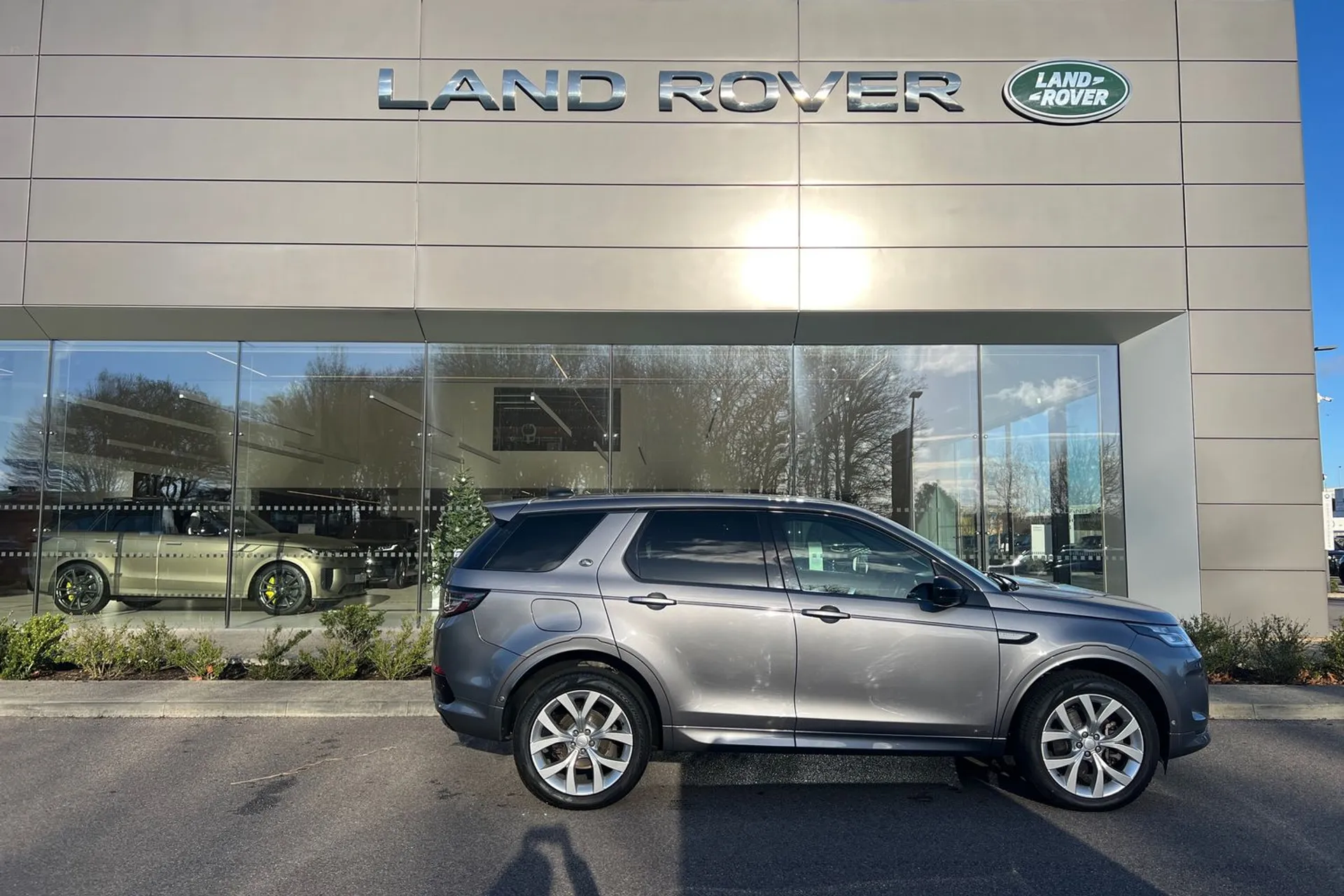 LAND ROVER DISCOVERY SPORT thumbnail image number 4