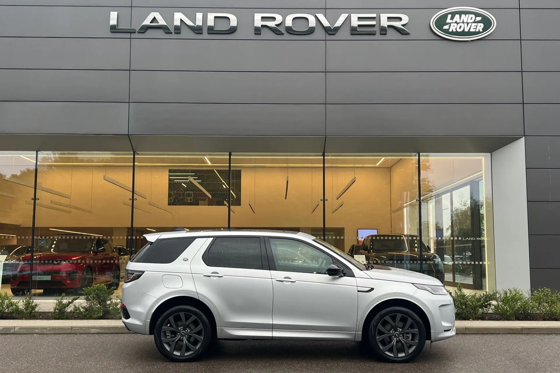 LAND ROVER DISCOVERY SPORT thumbnail image number 2