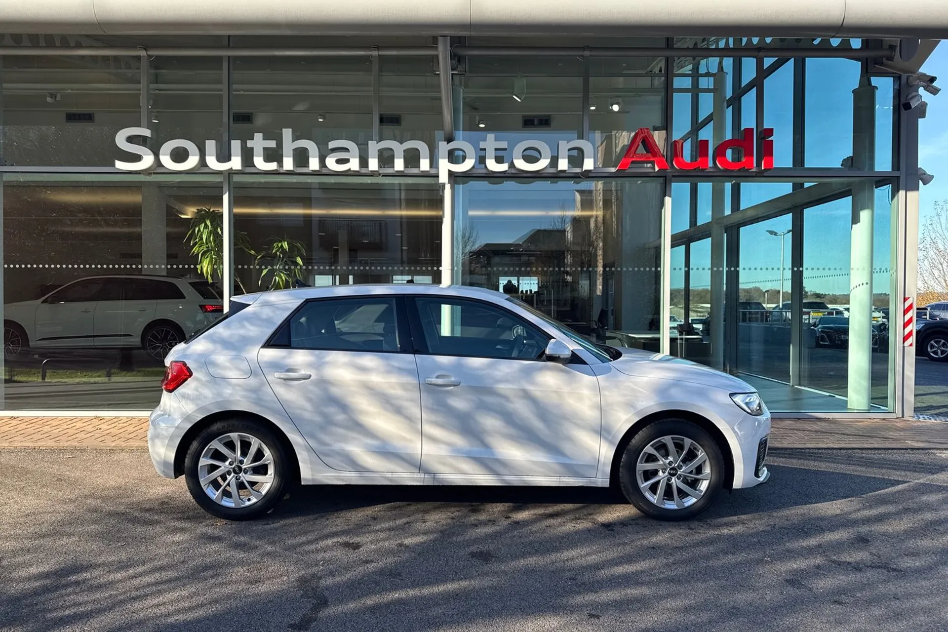 Audi A1 thumbnail image number 2