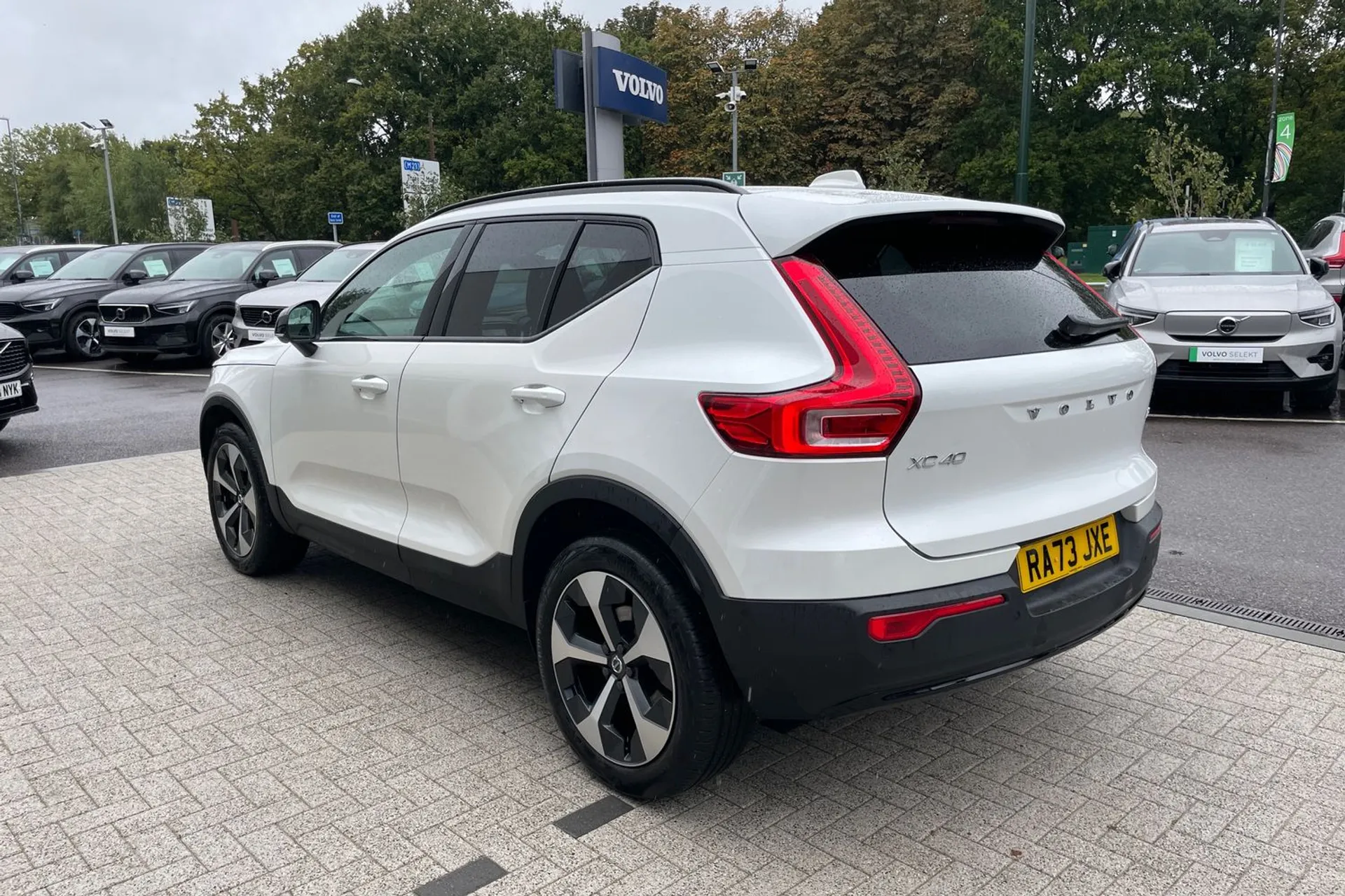 Volvo XC40 thumbnail image number 9