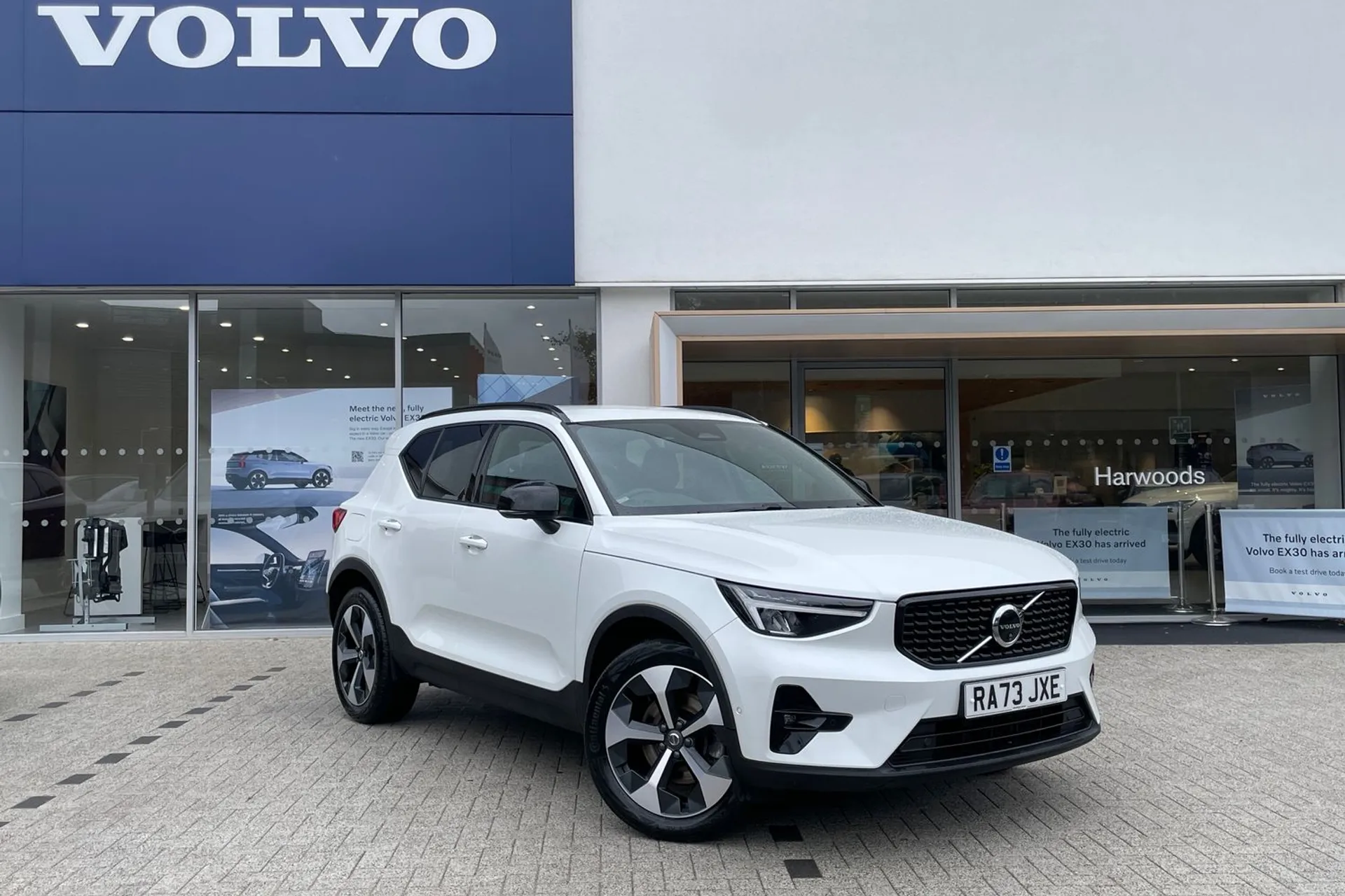 Volvo XC40 focused image